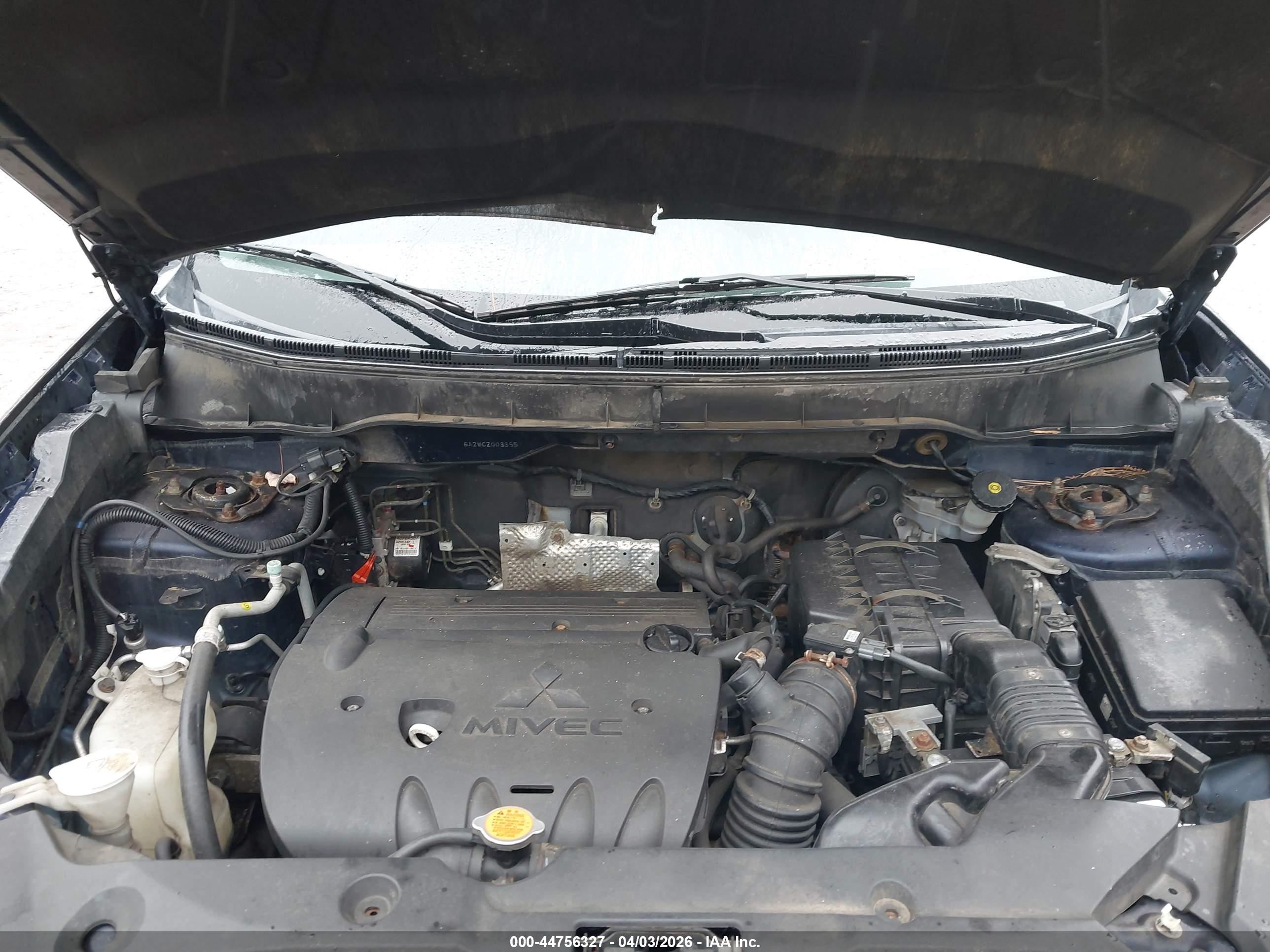 MITSUBISHI OUTLANDER image 10