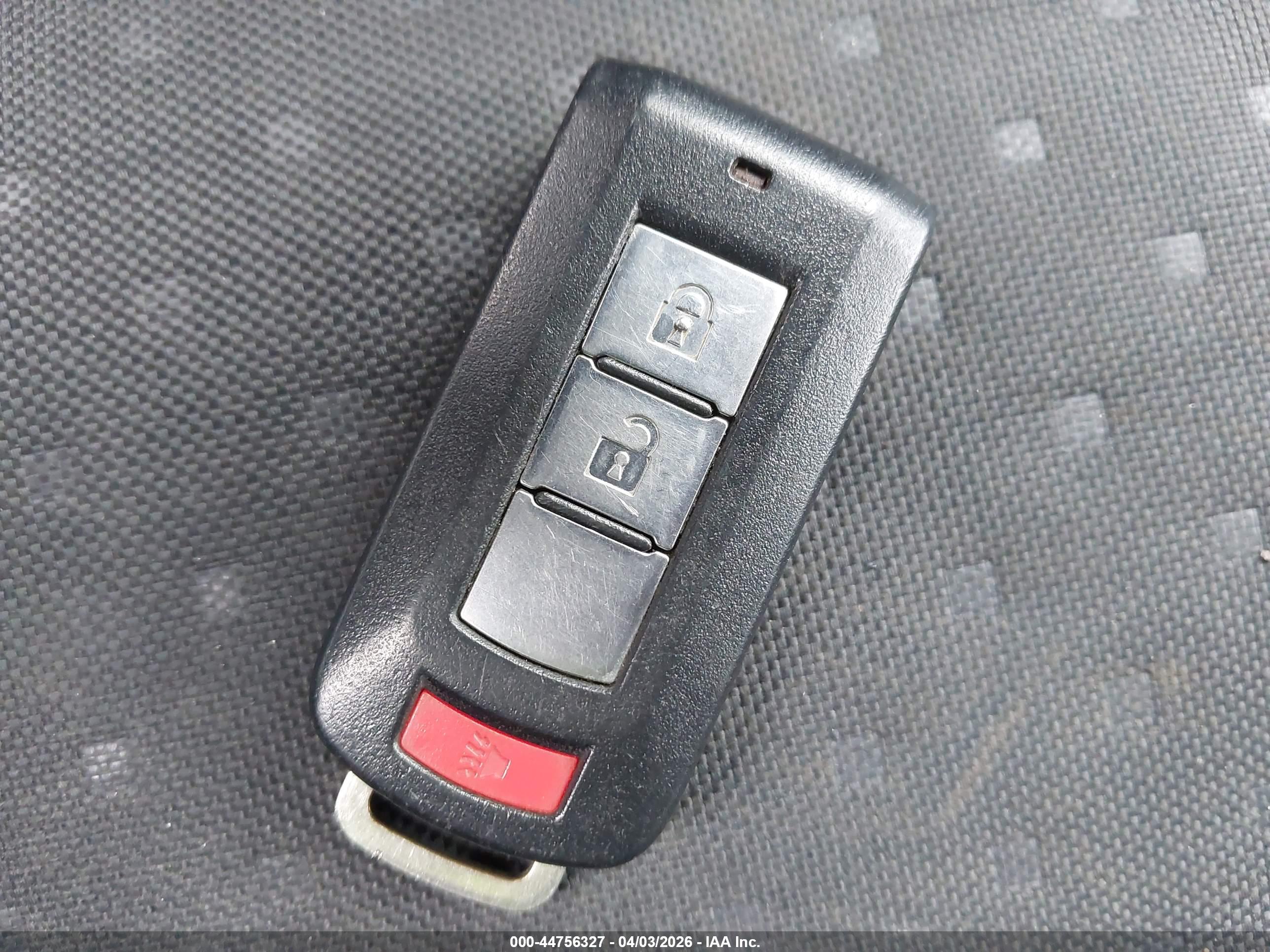 MITSUBISHI OUTLANDER image 11