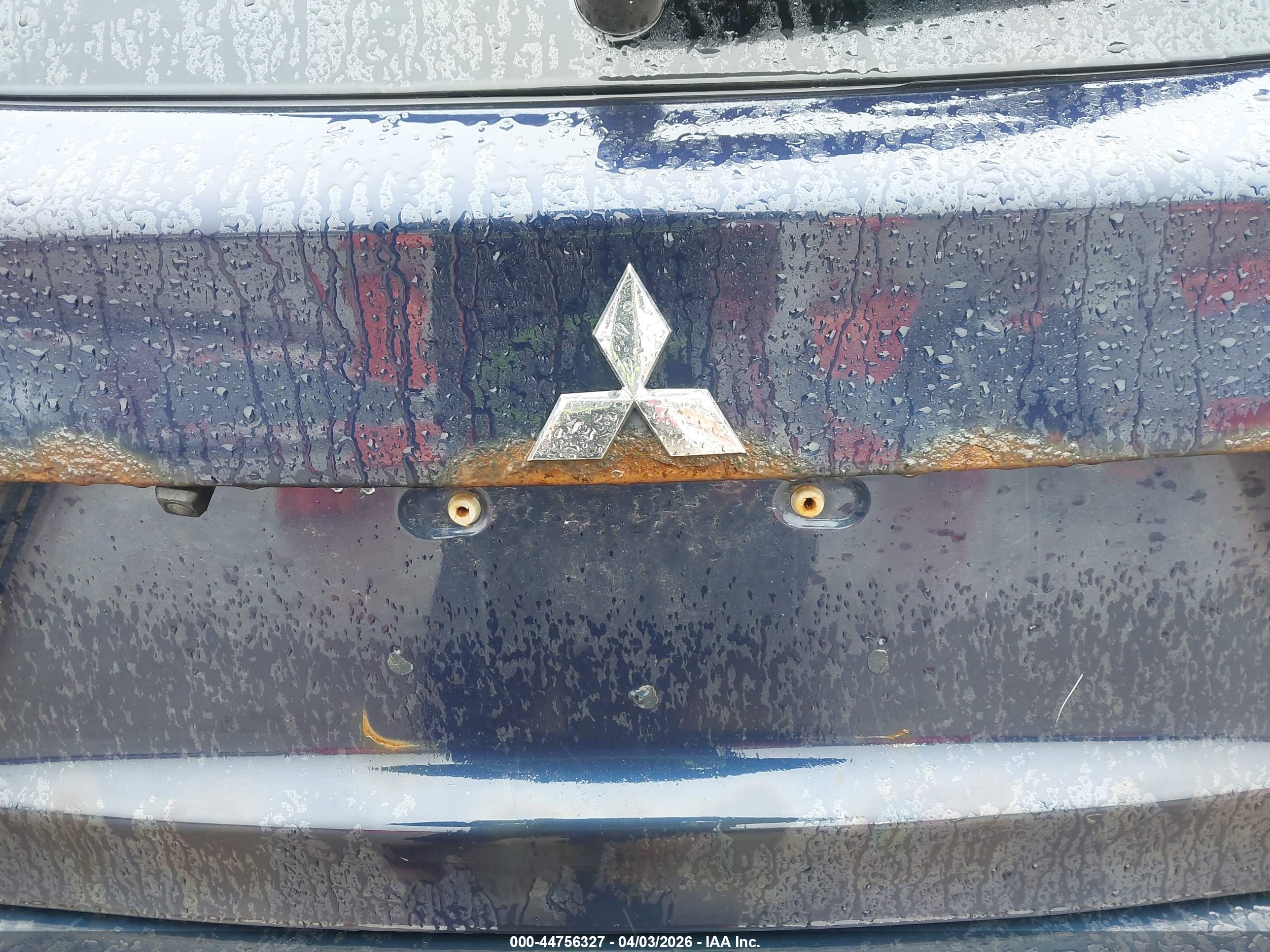 MITSUBISHI OUTLANDER image 6