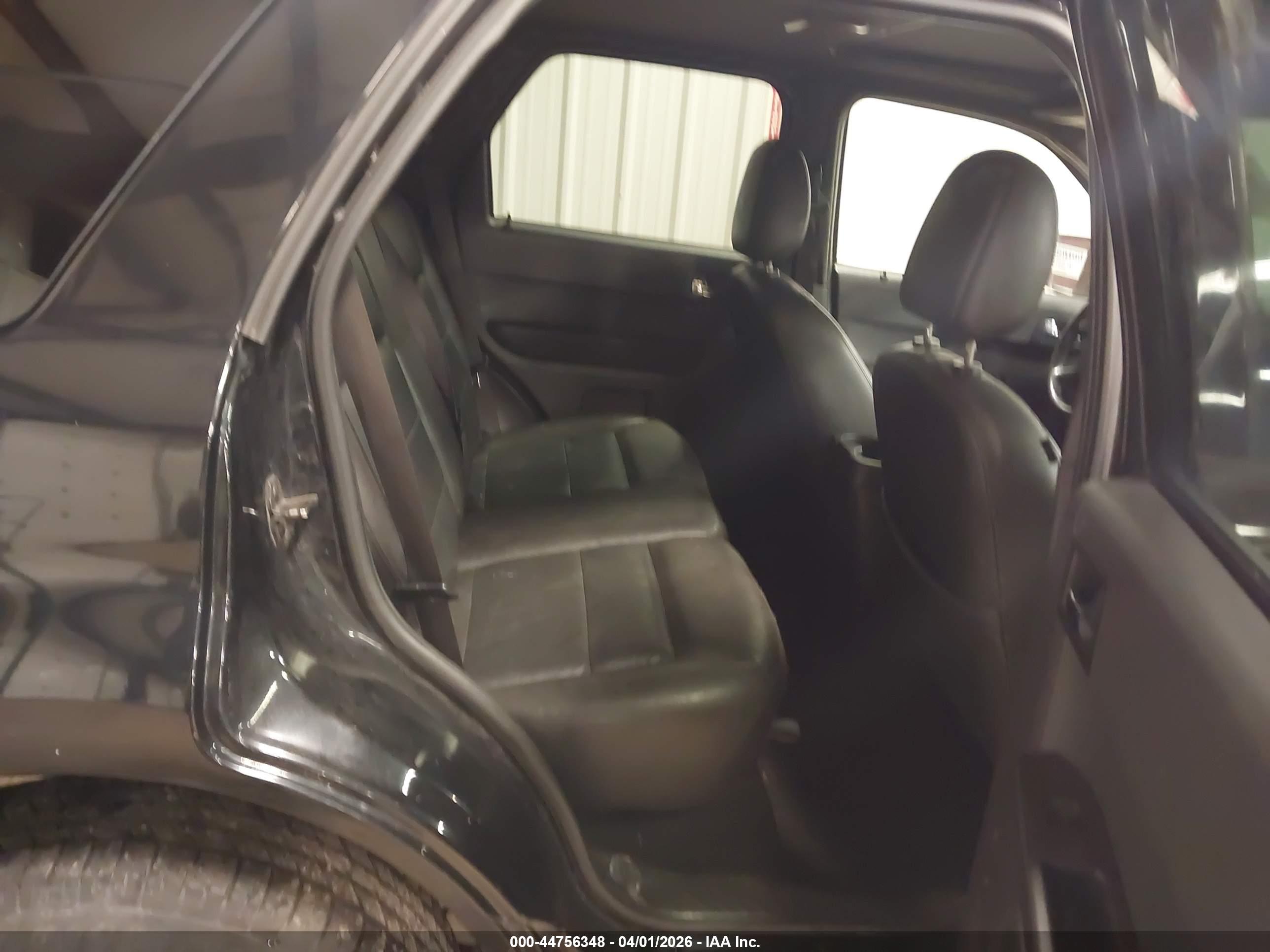 FORD ESCAPE image 8