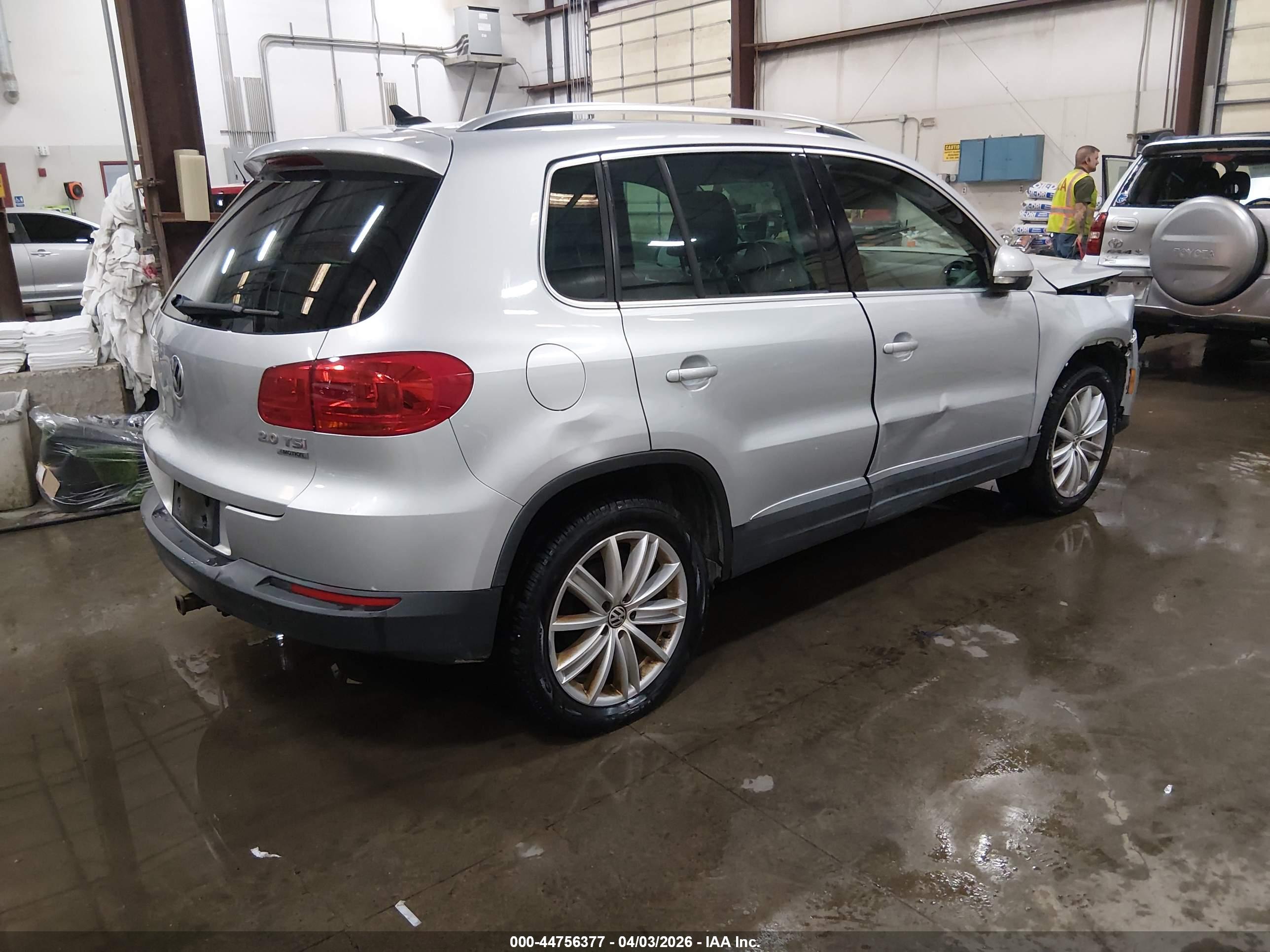 VOLKSWAGEN TIGUAN image 4