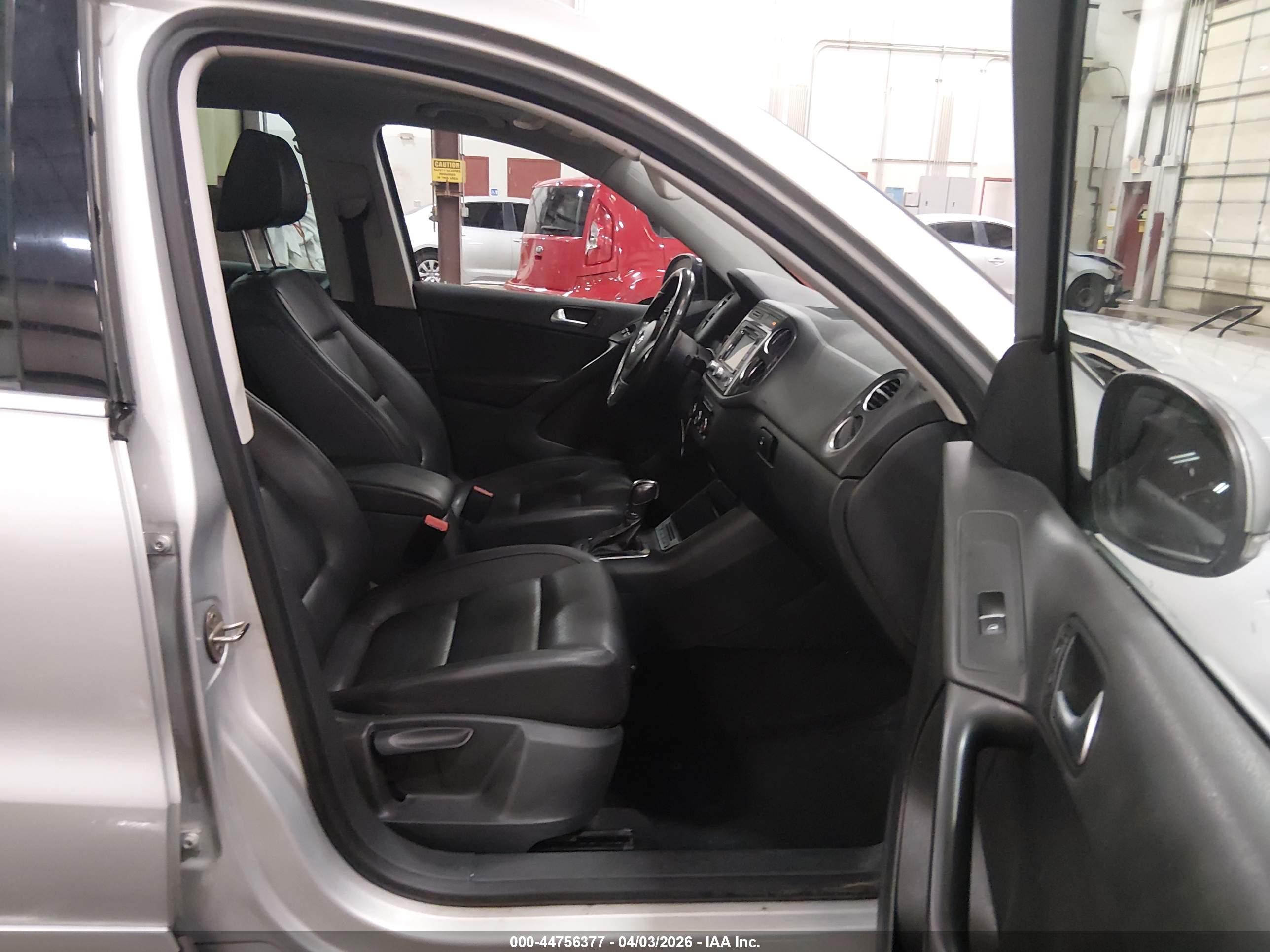 VOLKSWAGEN TIGUAN image 5