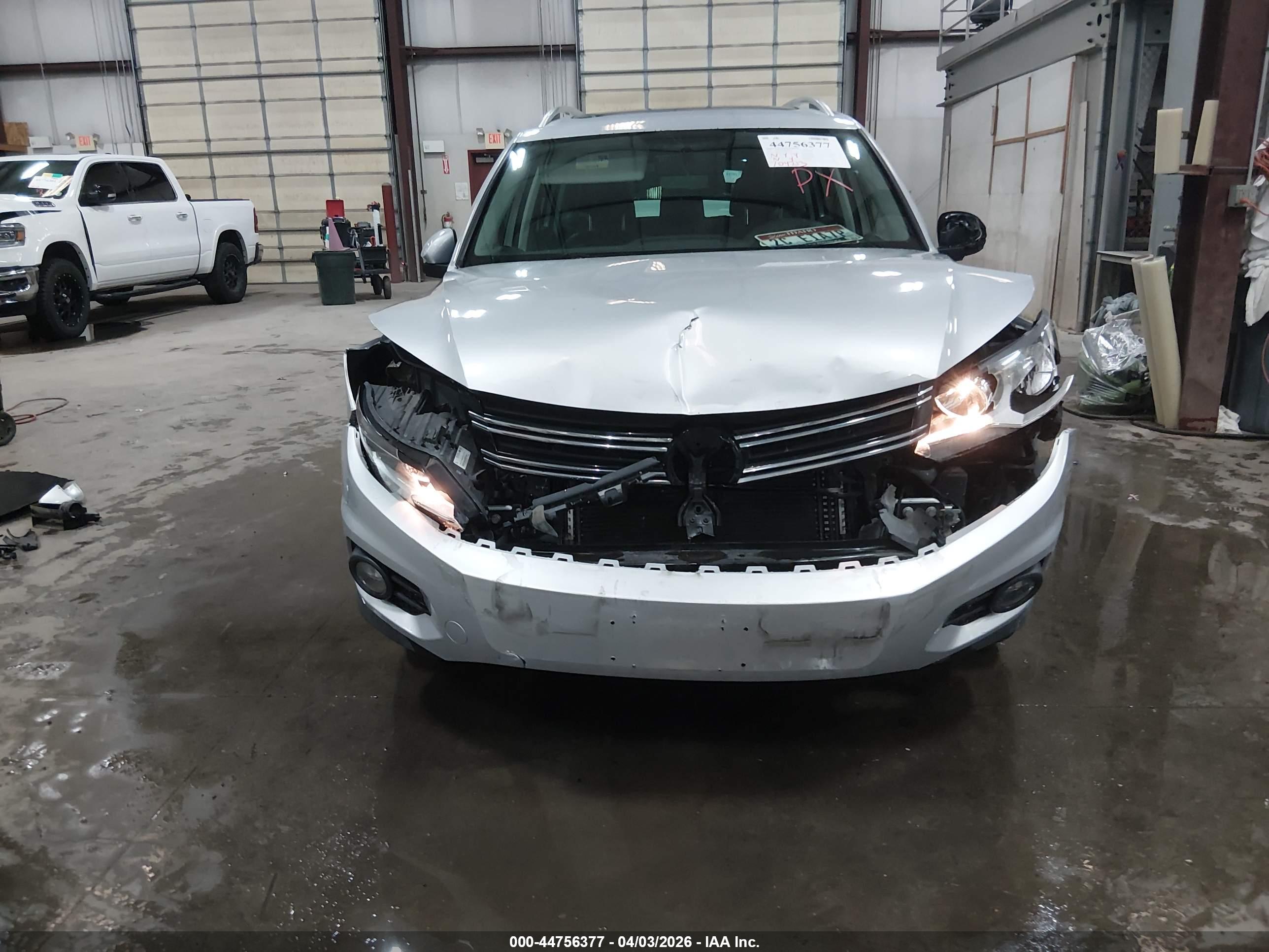 VOLKSWAGEN TIGUAN image 6