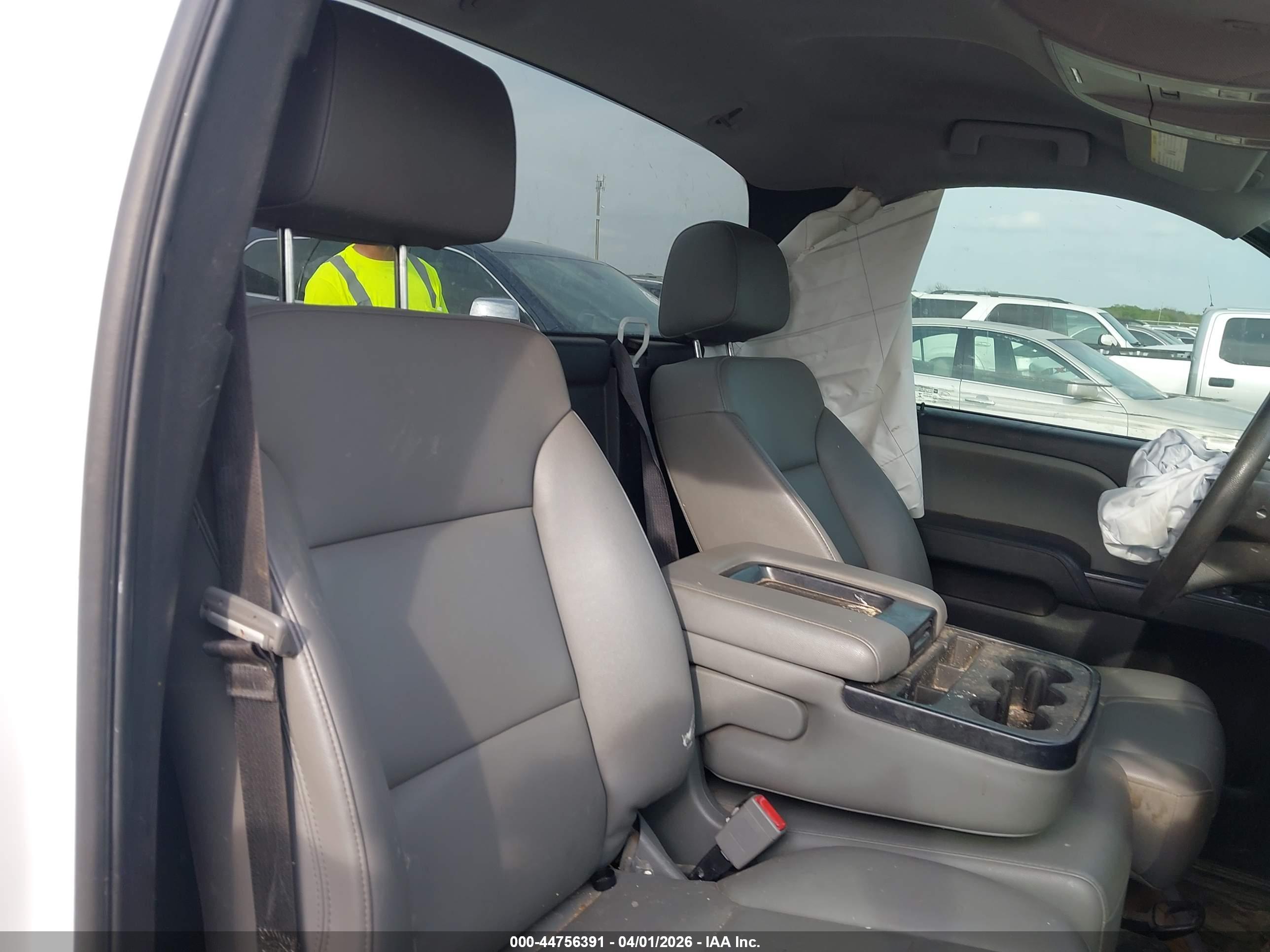 CHEVROLET SILVERADO image 8