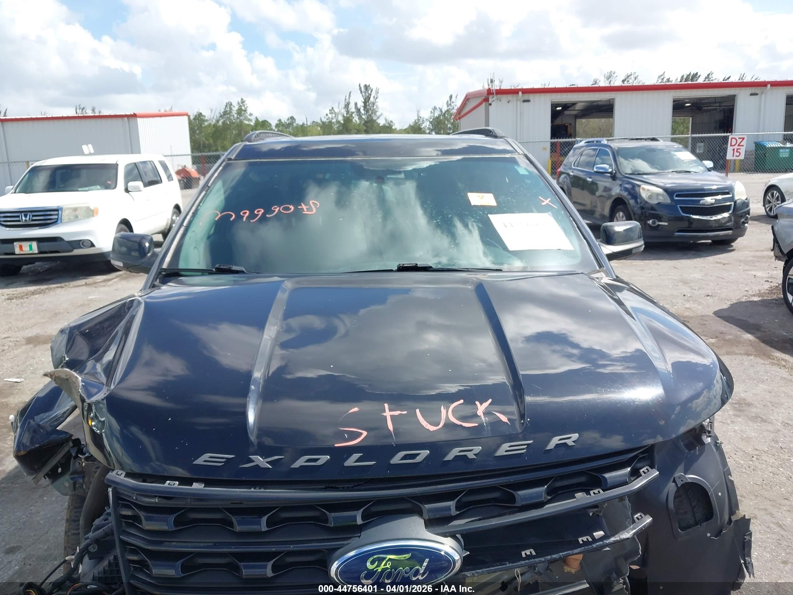 FORD EXPLORER image 10