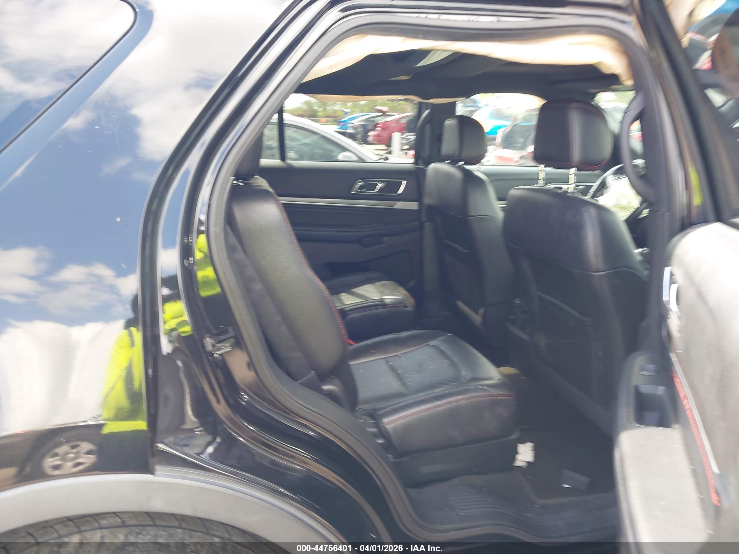 FORD EXPLORER image 8