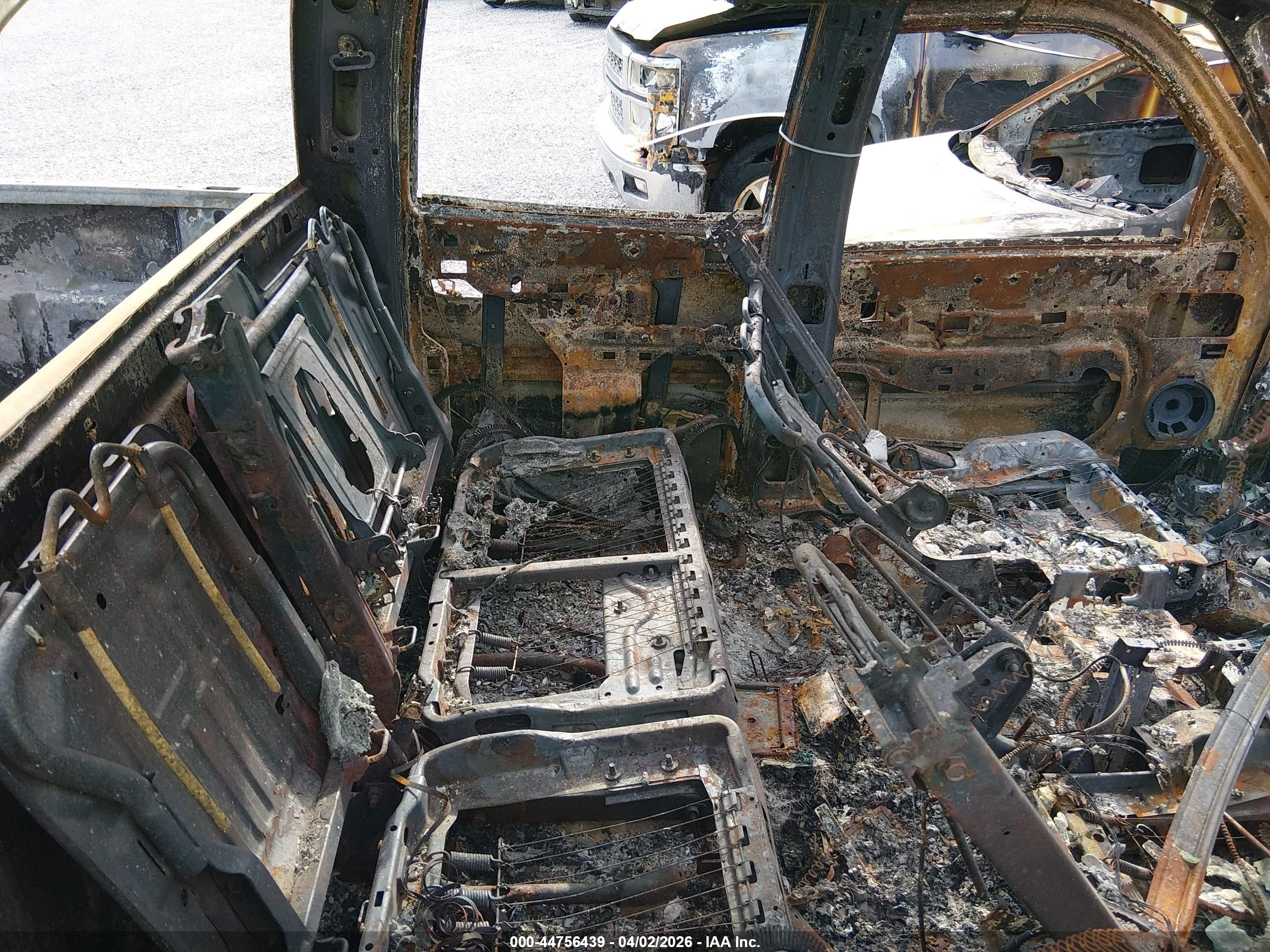 GMC SIERRA image 8