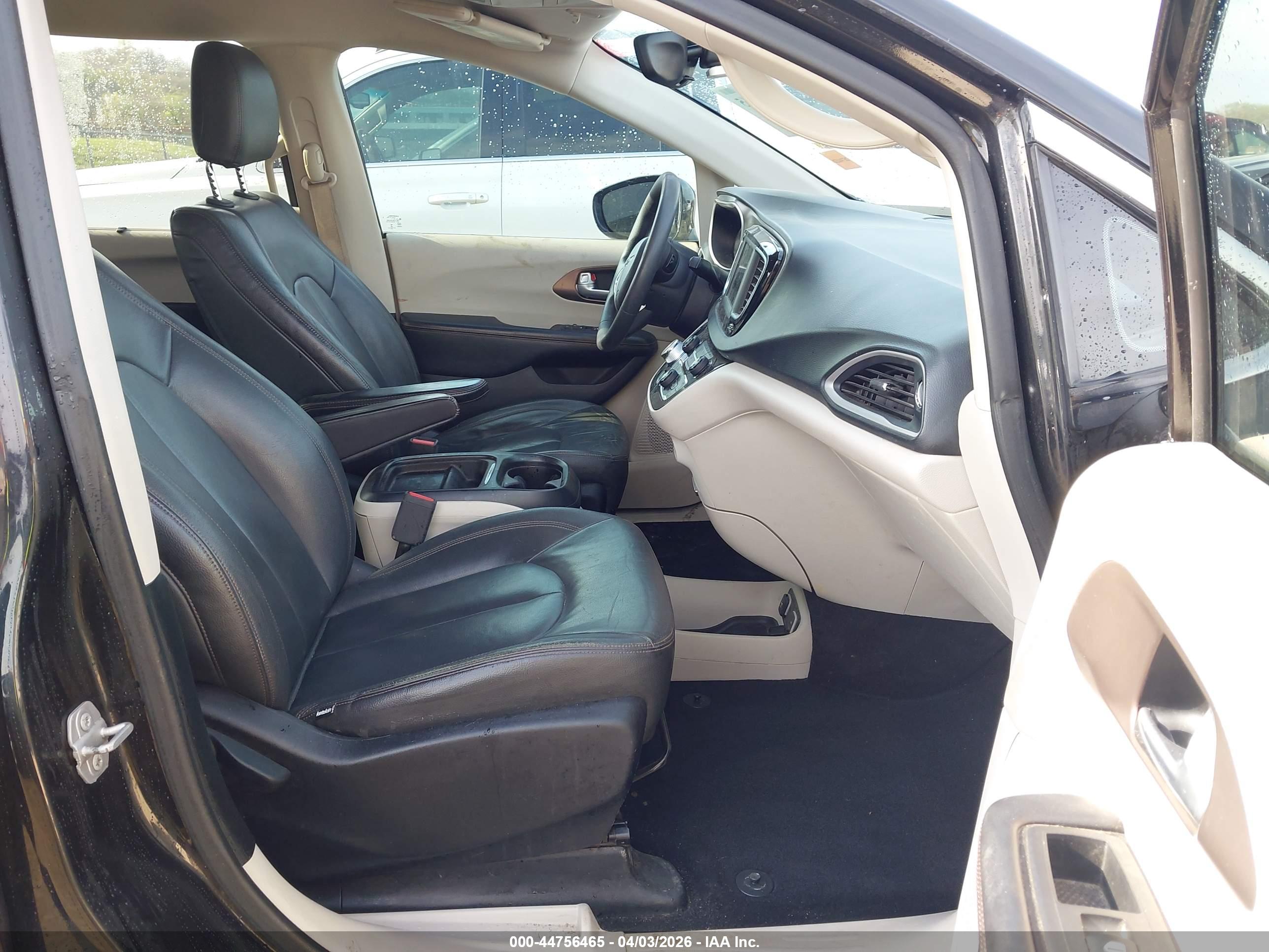 CHRYSLER PACIFICA image 5