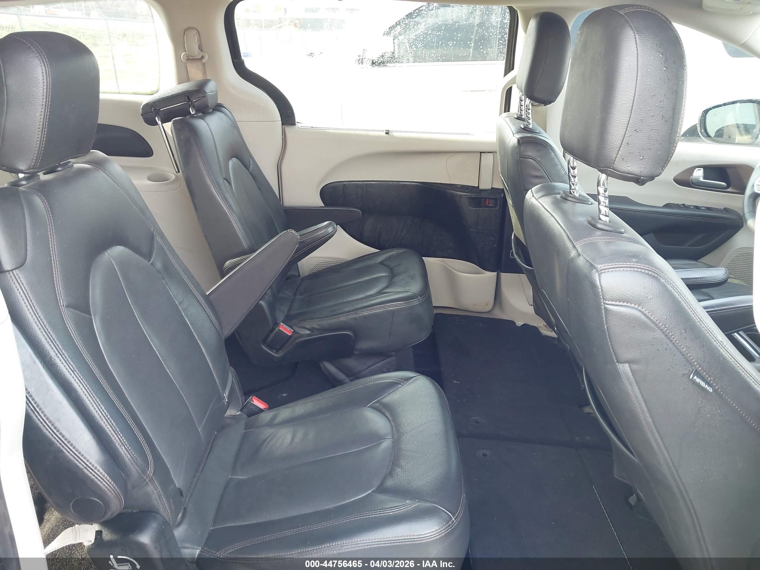 CHRYSLER PACIFICA image 8