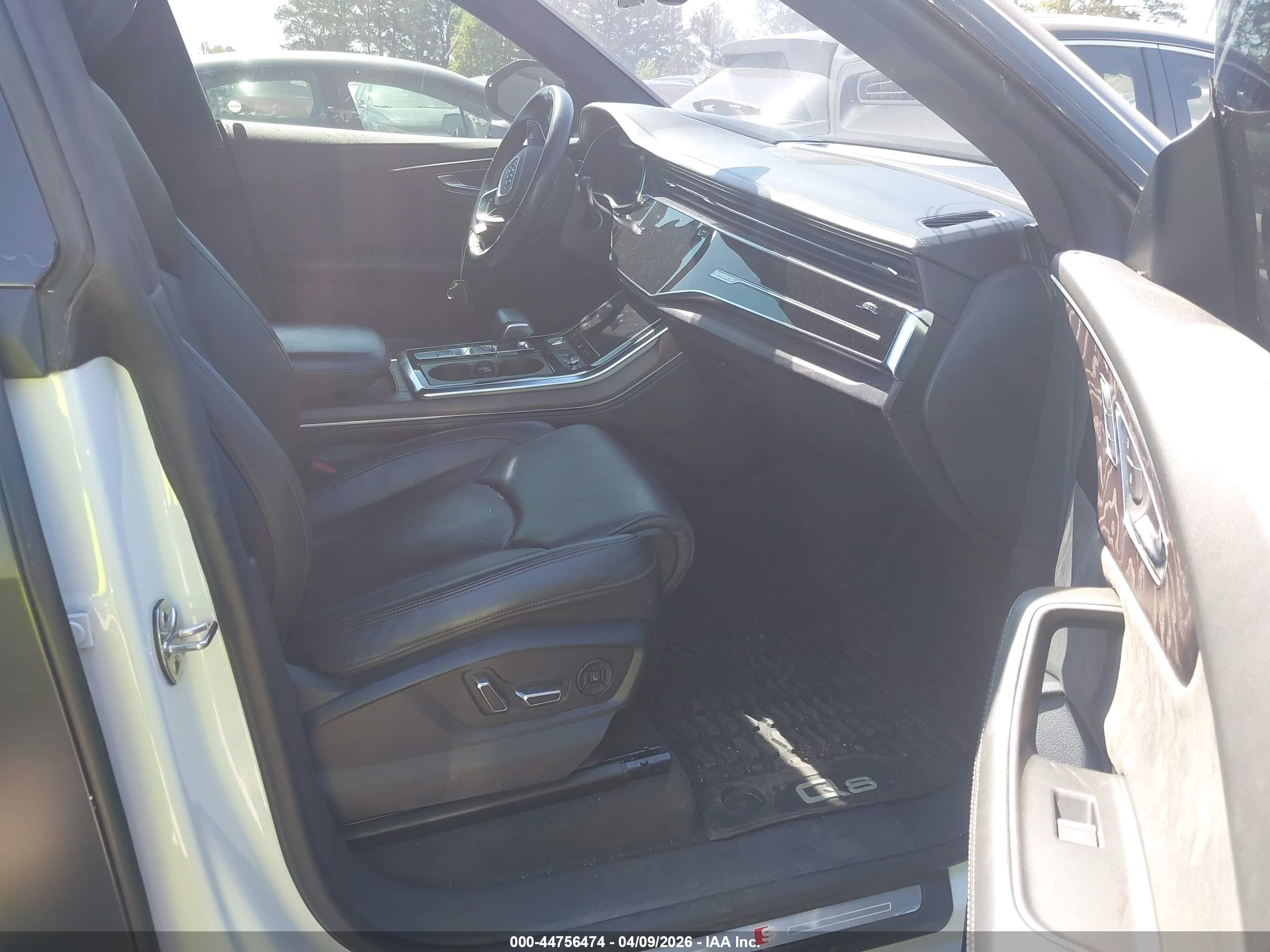 AUDI Q8 image 5