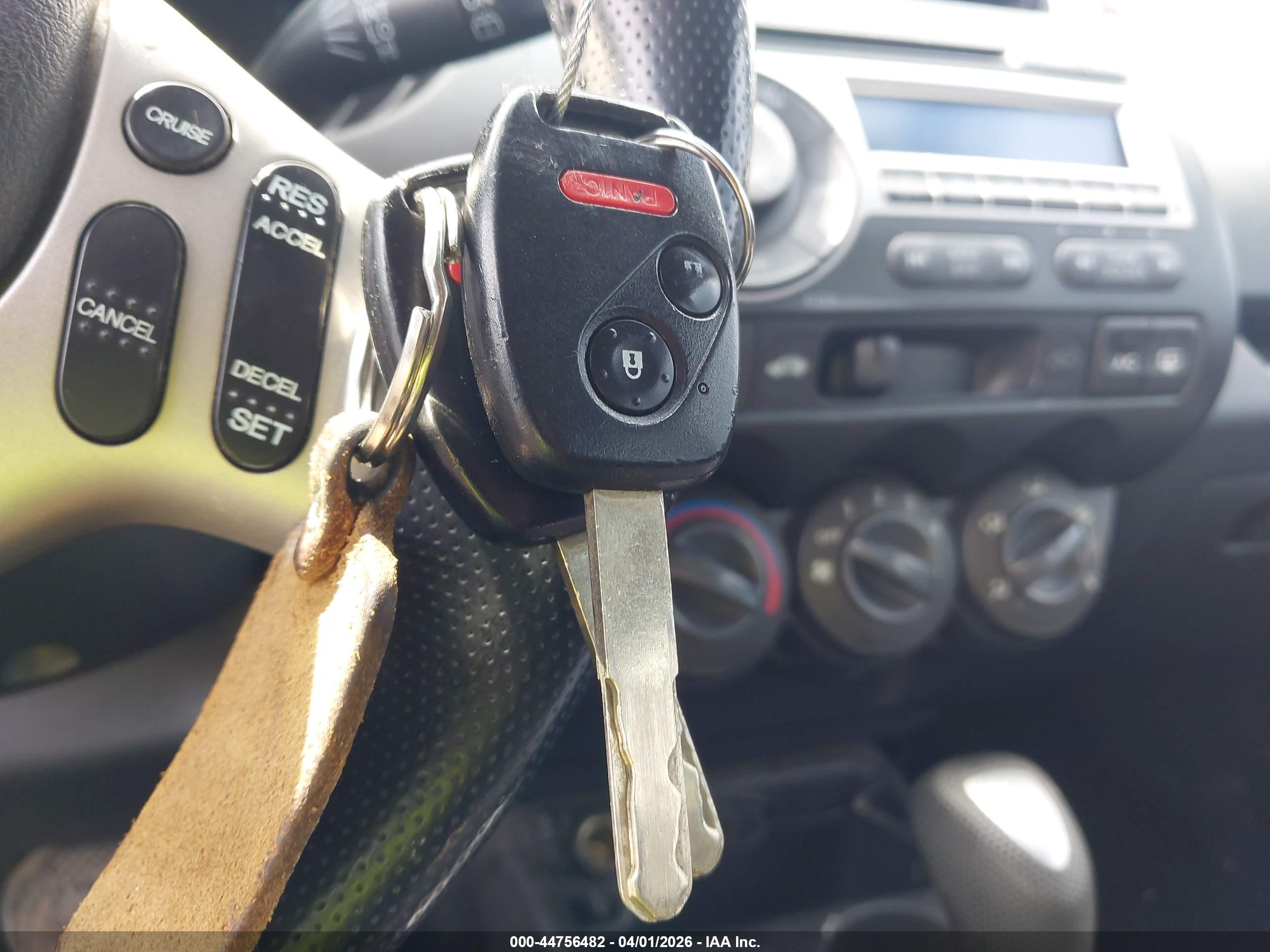 HONDA FIT image 11