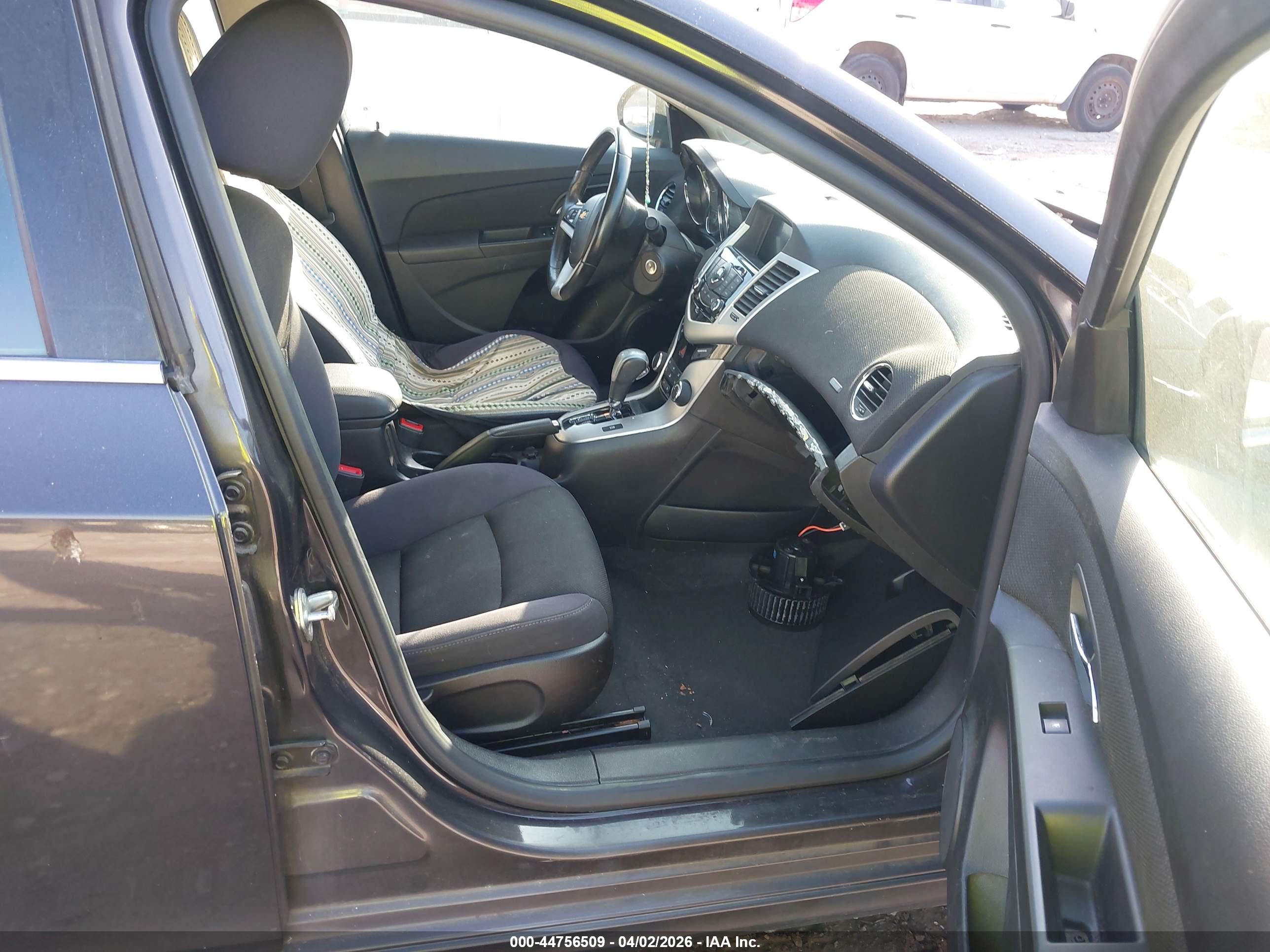 CHEVROLET CRUZE image 5