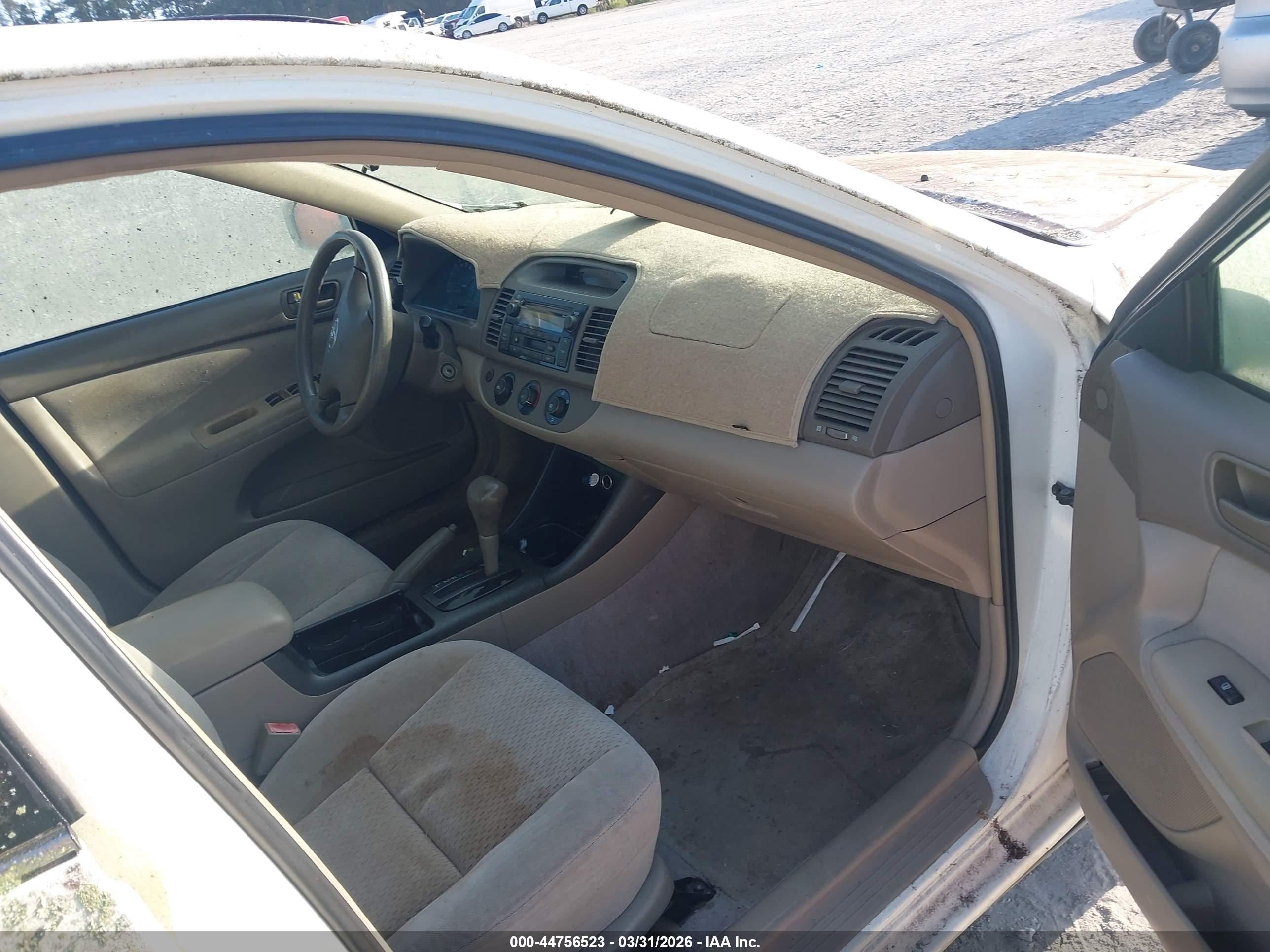 TOYOTA CAMRY image 5
