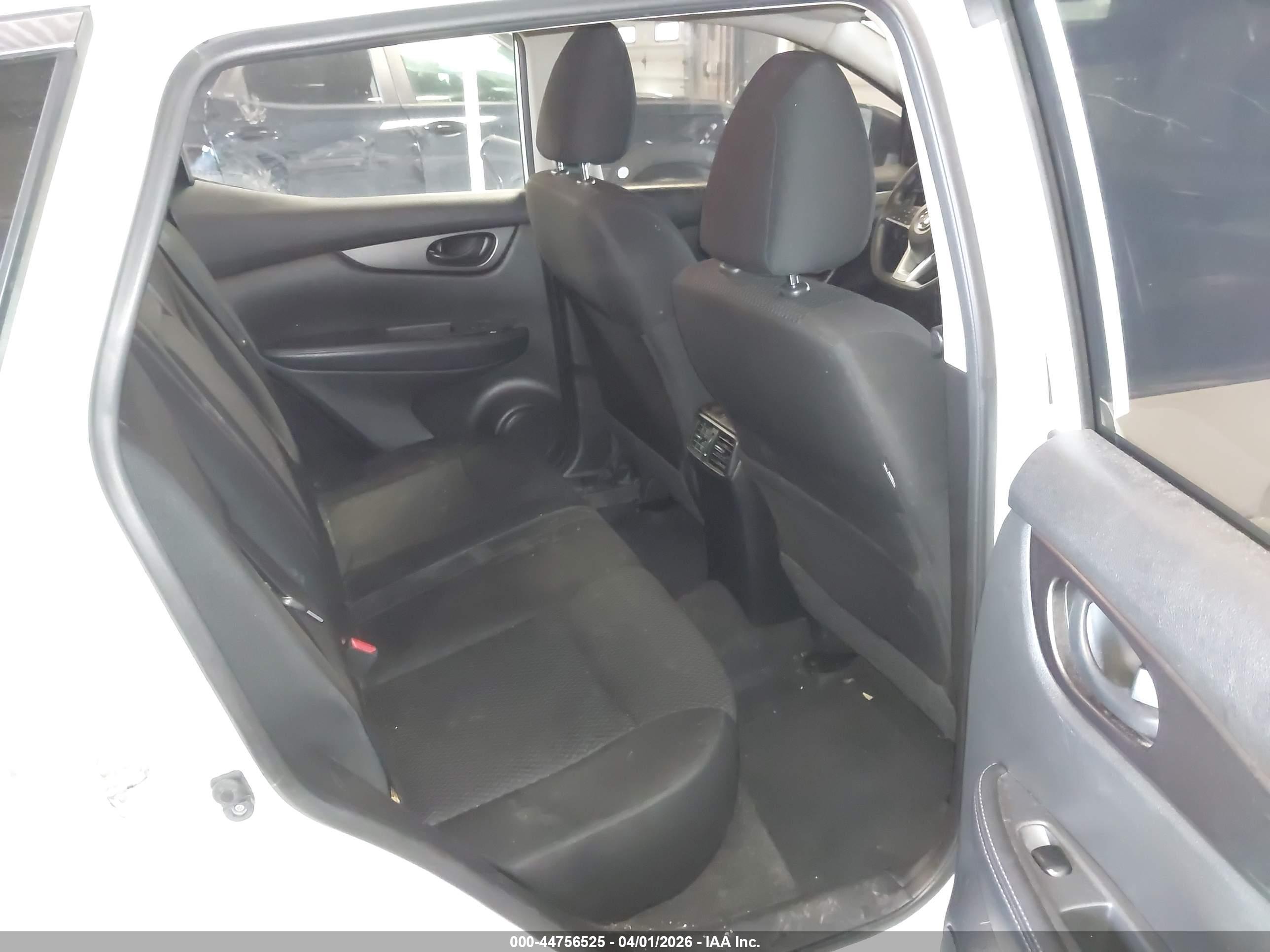 NISSAN ROGUE image 8