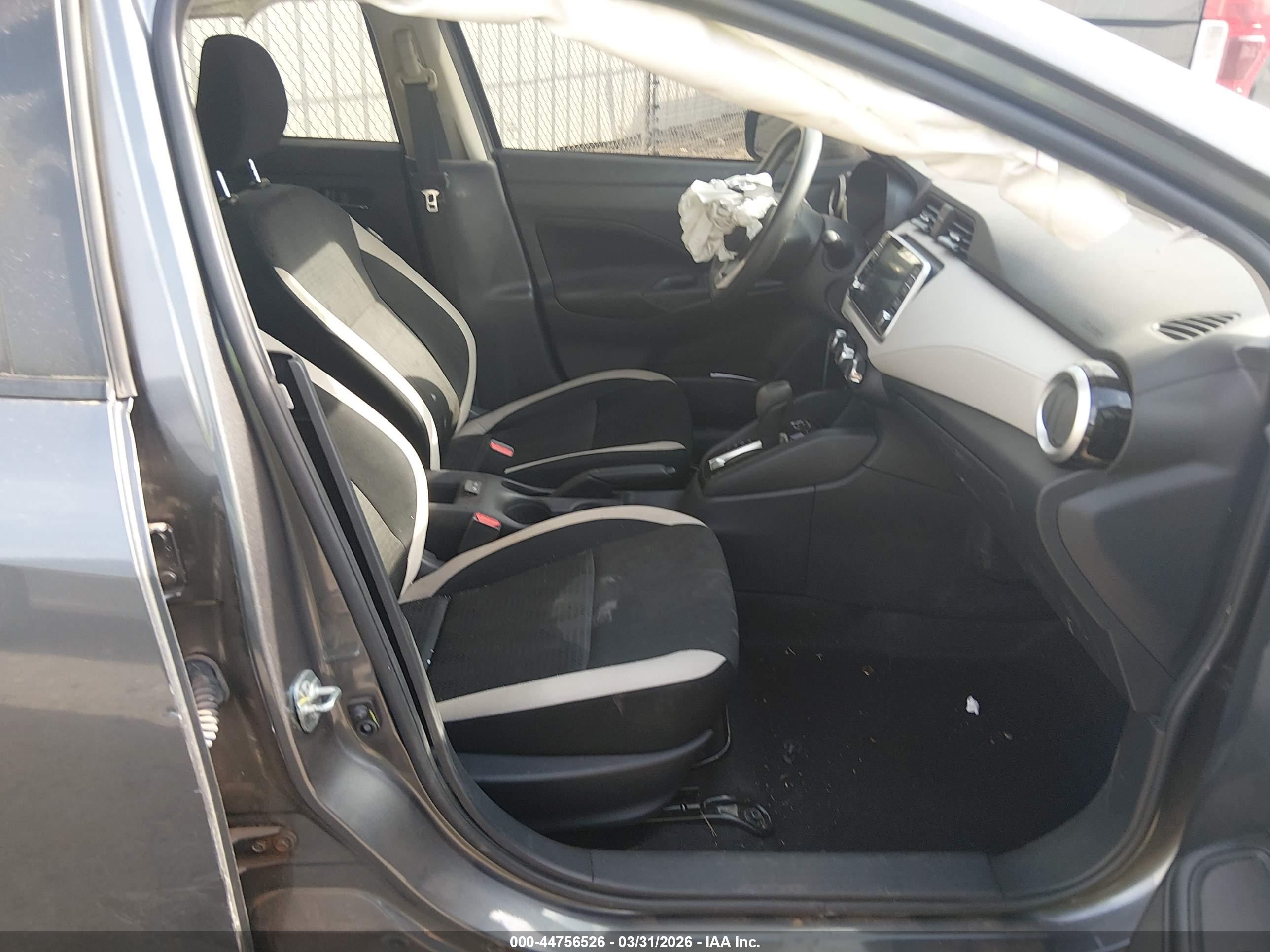 NISSAN VERSA image 5