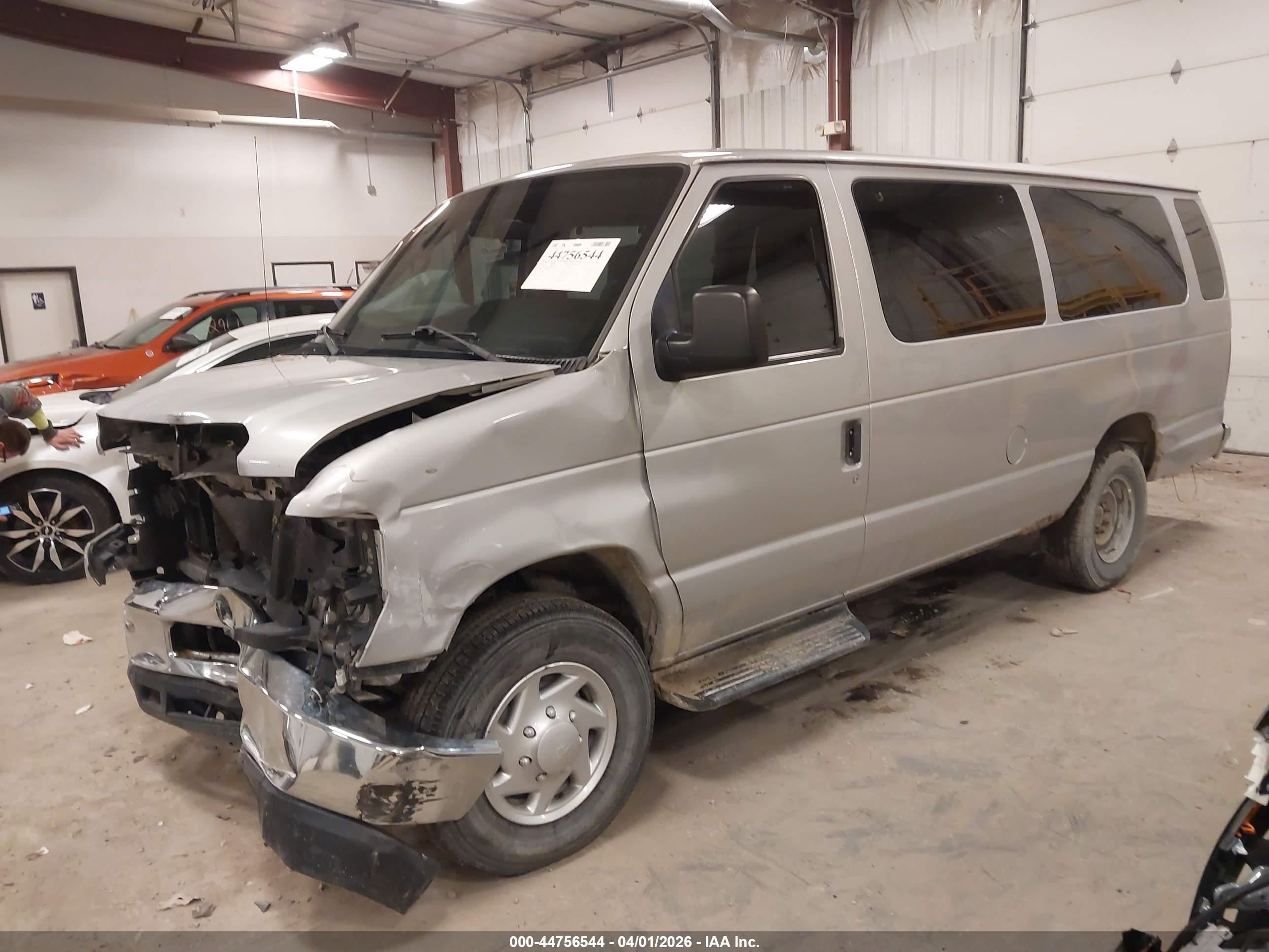 FORD E-350 image 2
