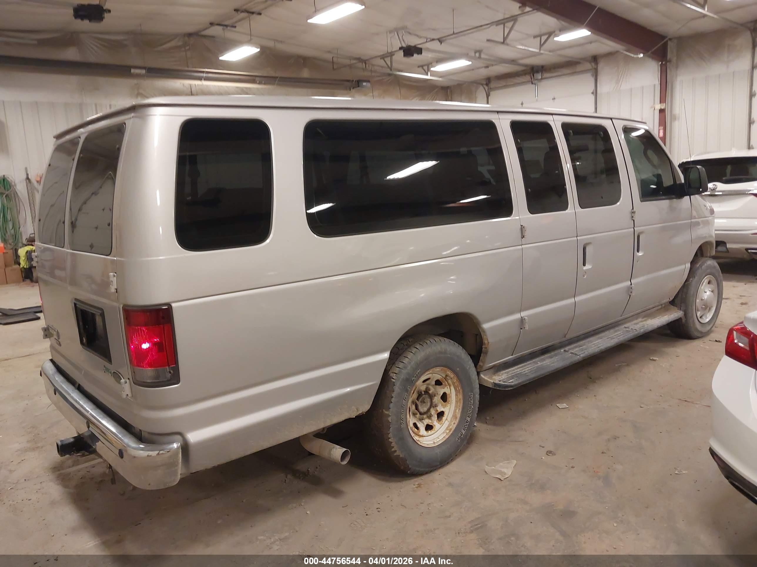FORD E-350 image 4