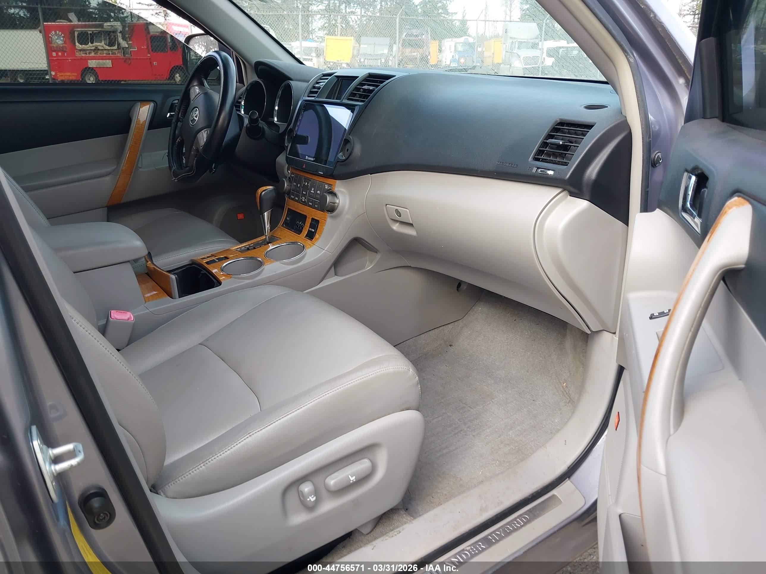 TOYOTA HIGHLANDER image 5