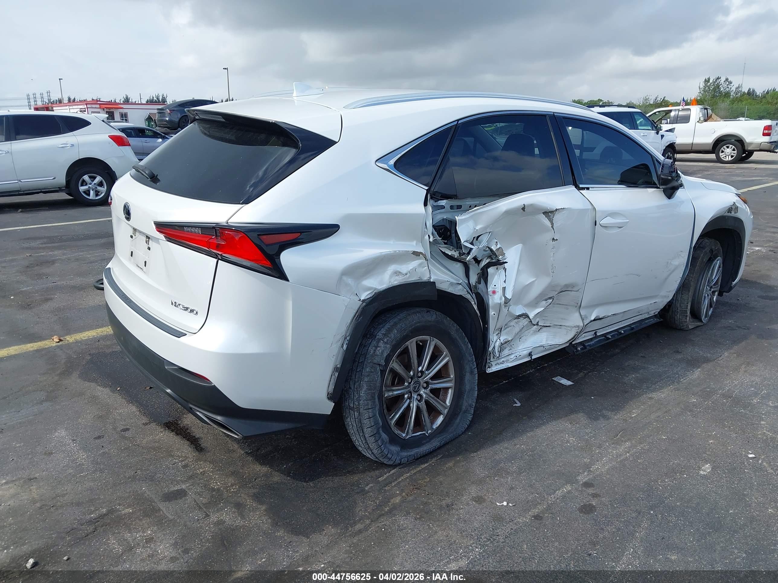 LEXUS NX image 4