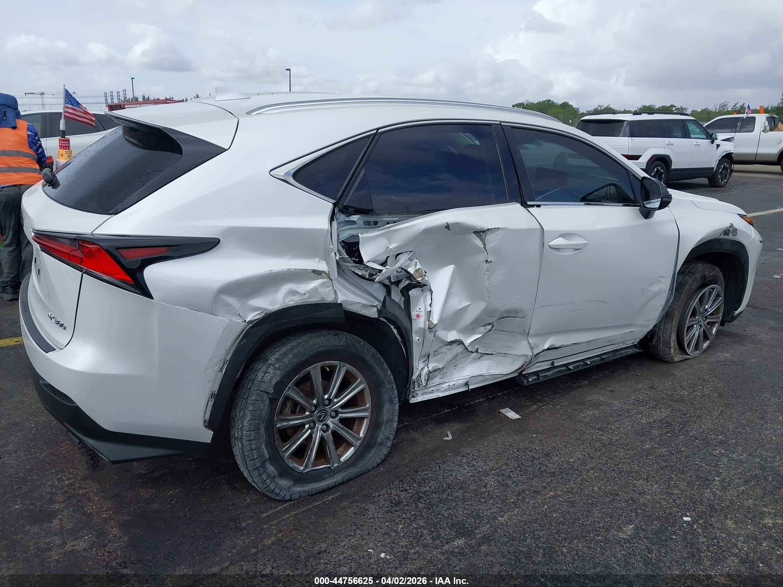 LEXUS NX image 6