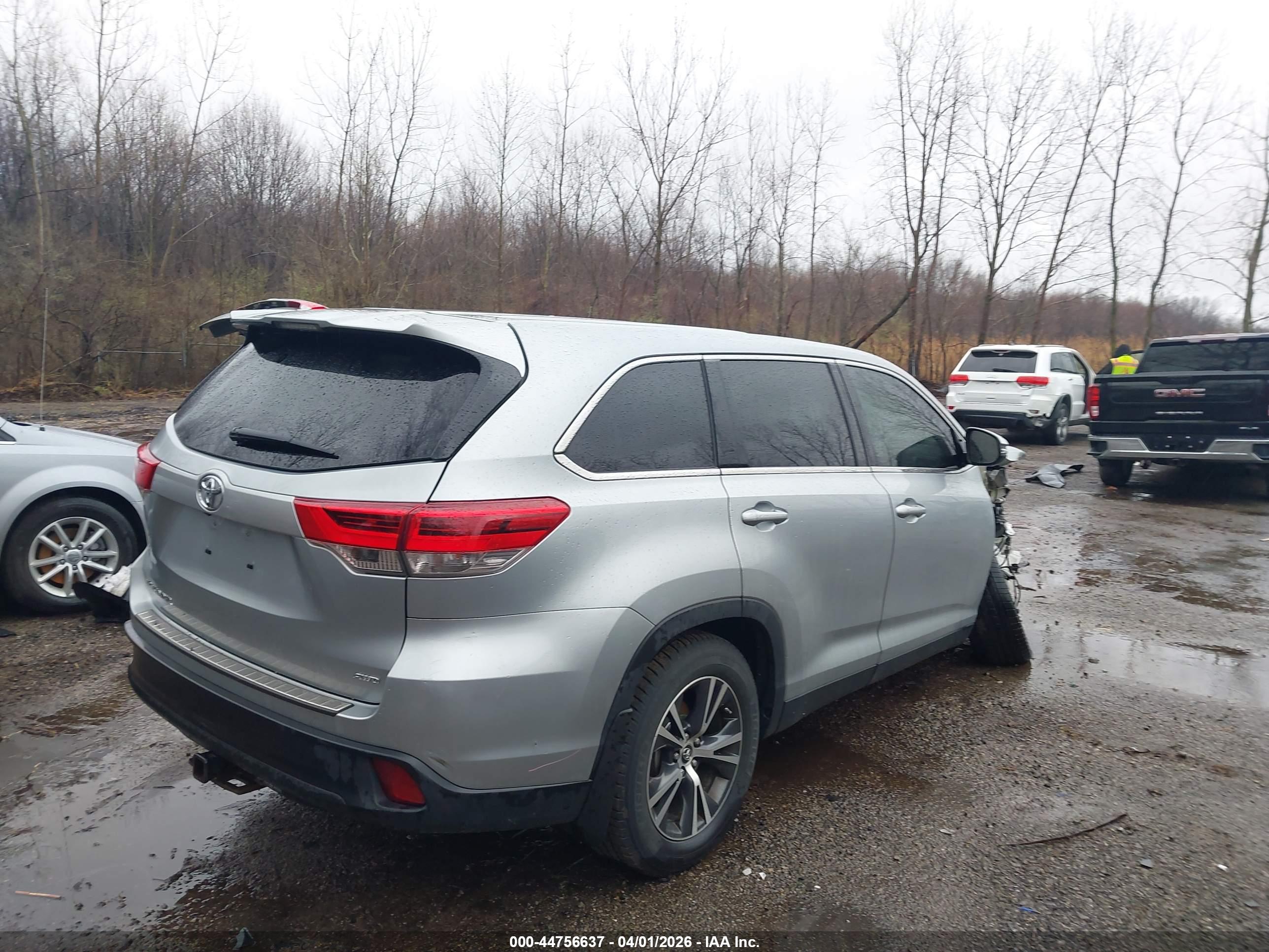 TOYOTA HIGHLANDER image 4
