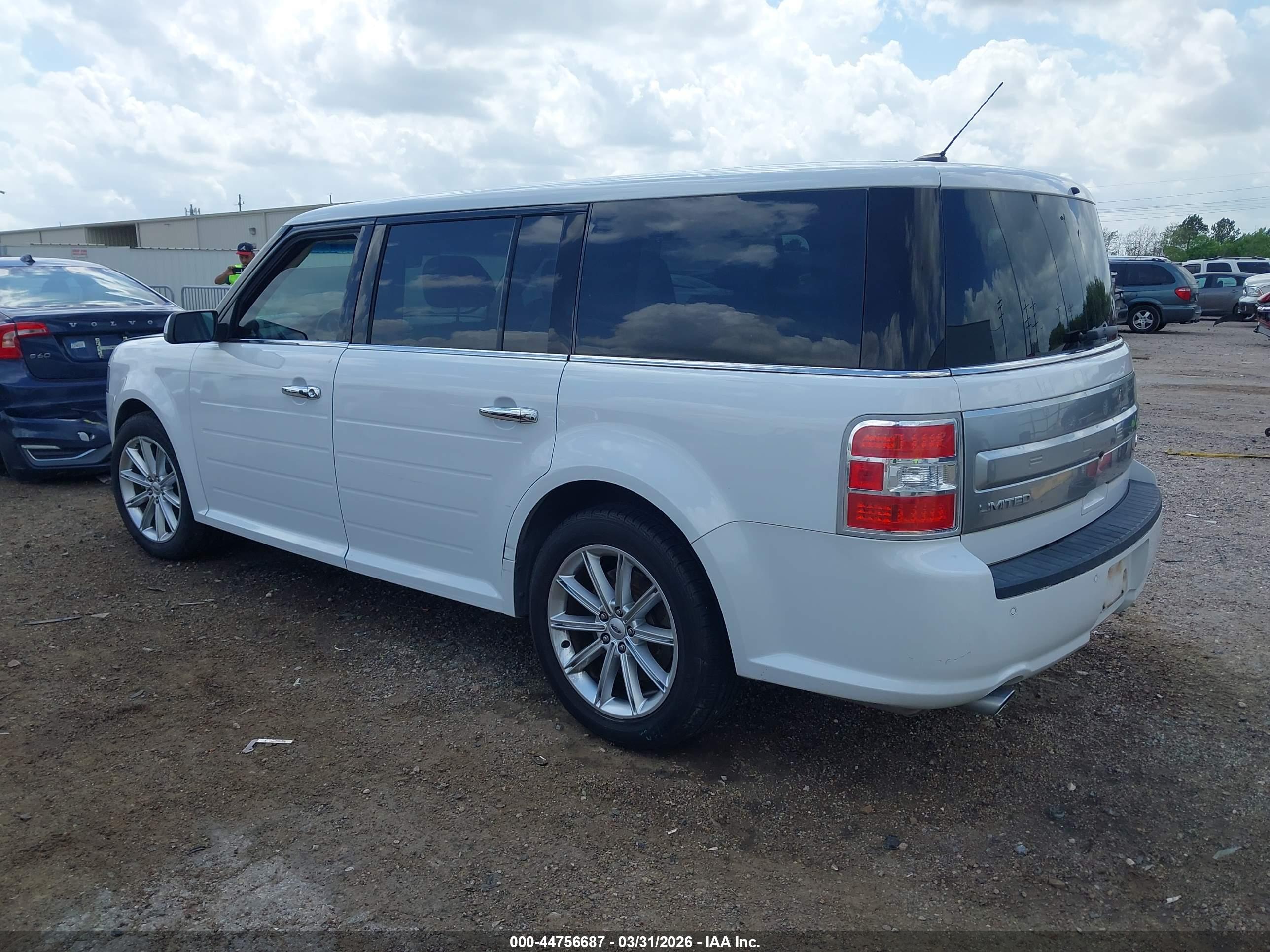 FORD FLEX image 3