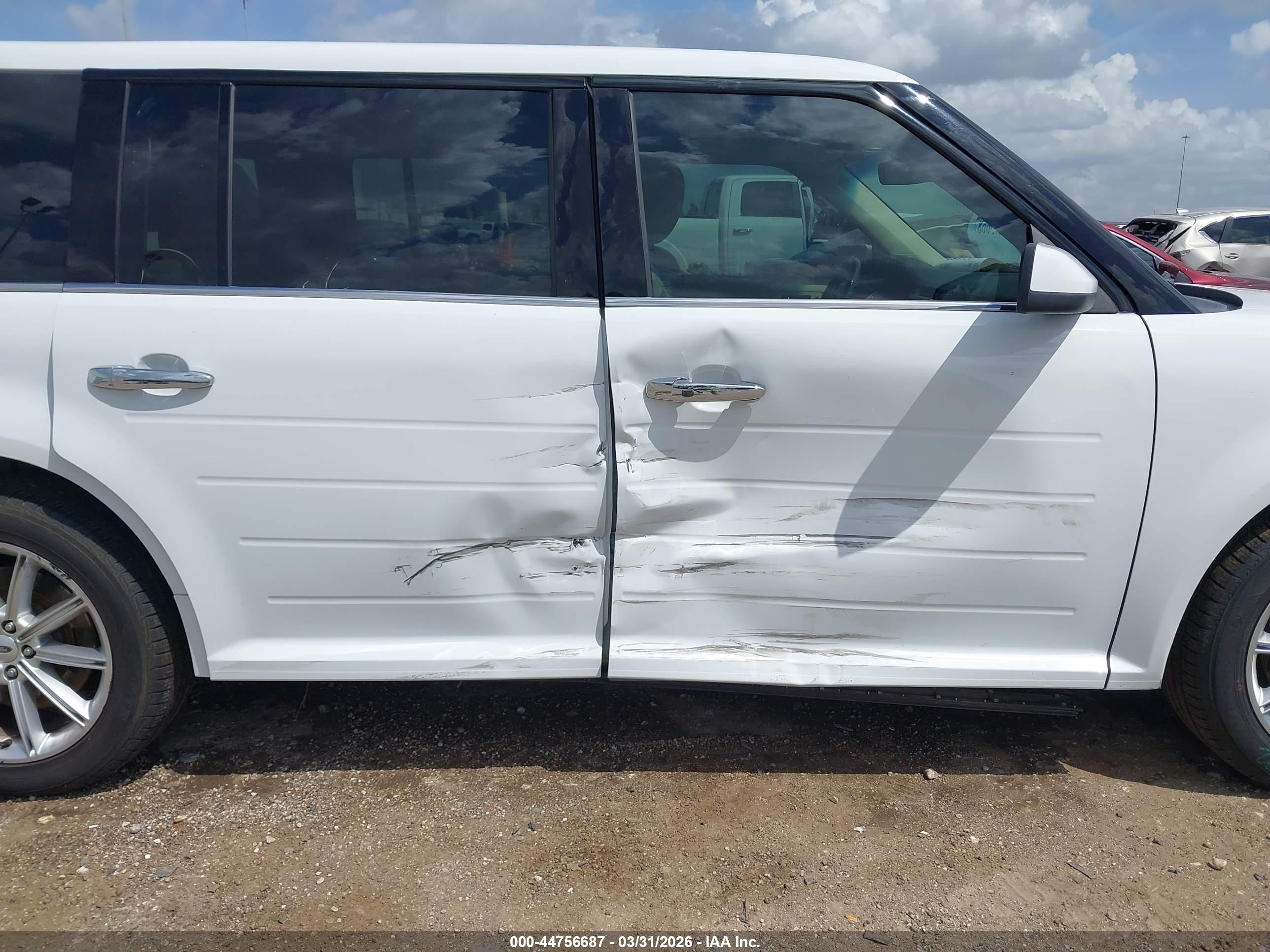 FORD FLEX image 6