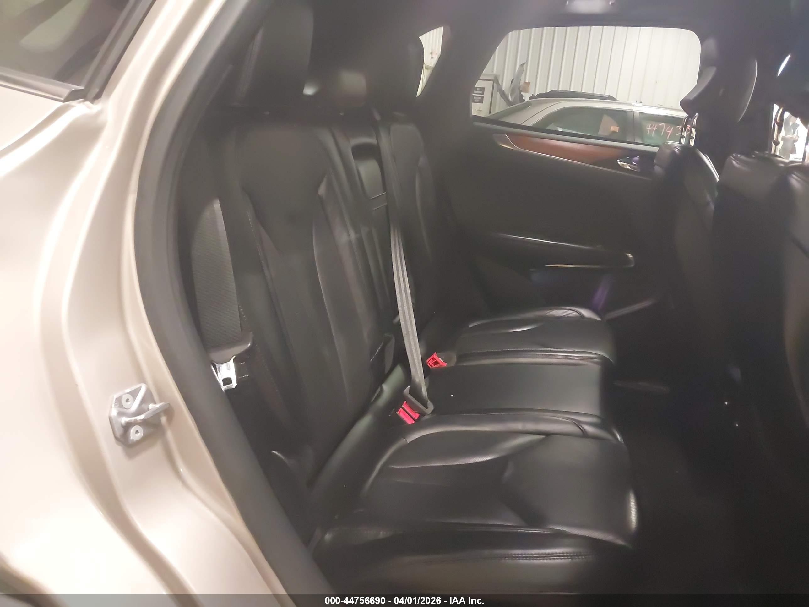 LINCOLN MKC image 8
