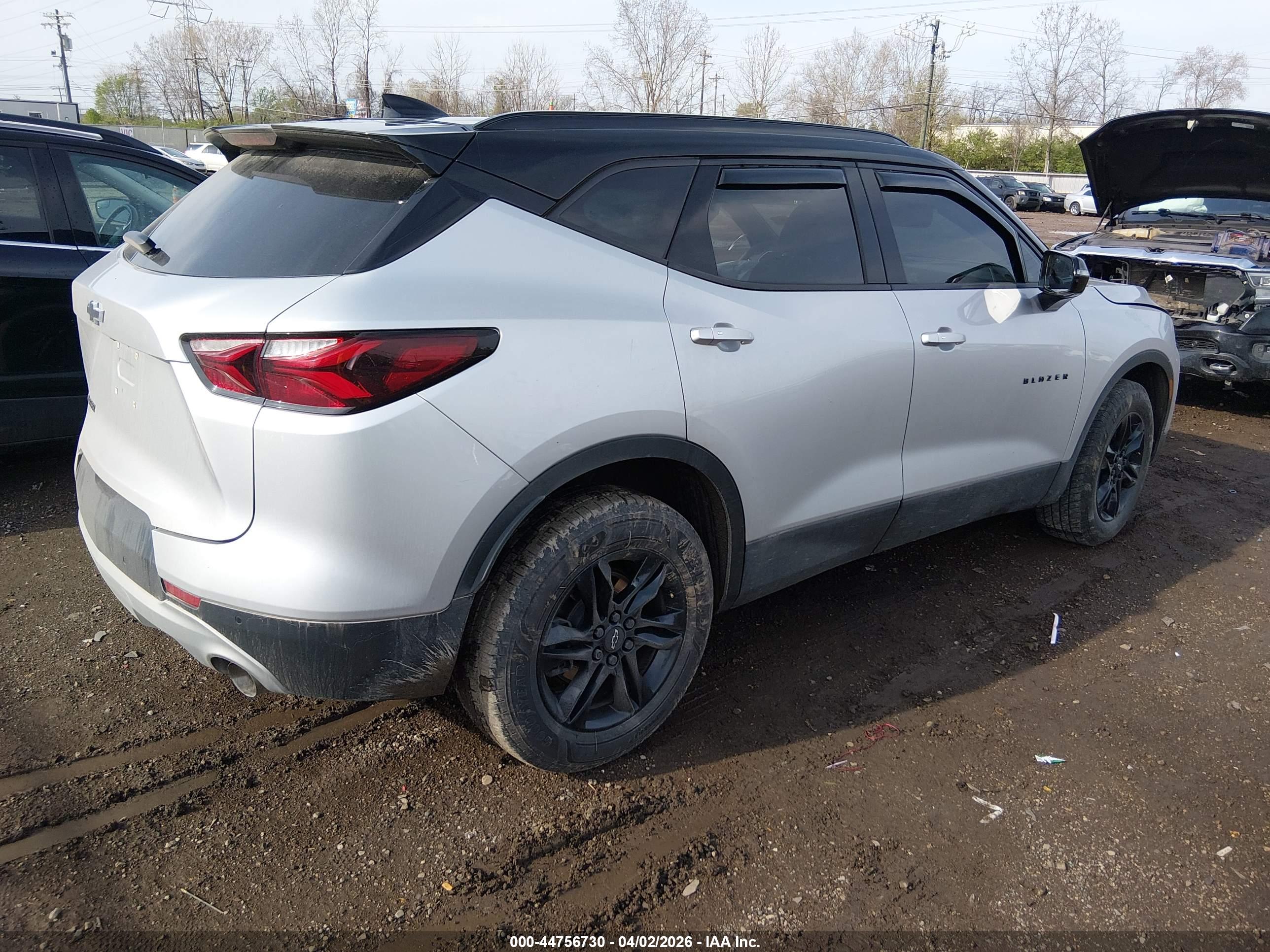 CHEVROLET BLAZER image 4