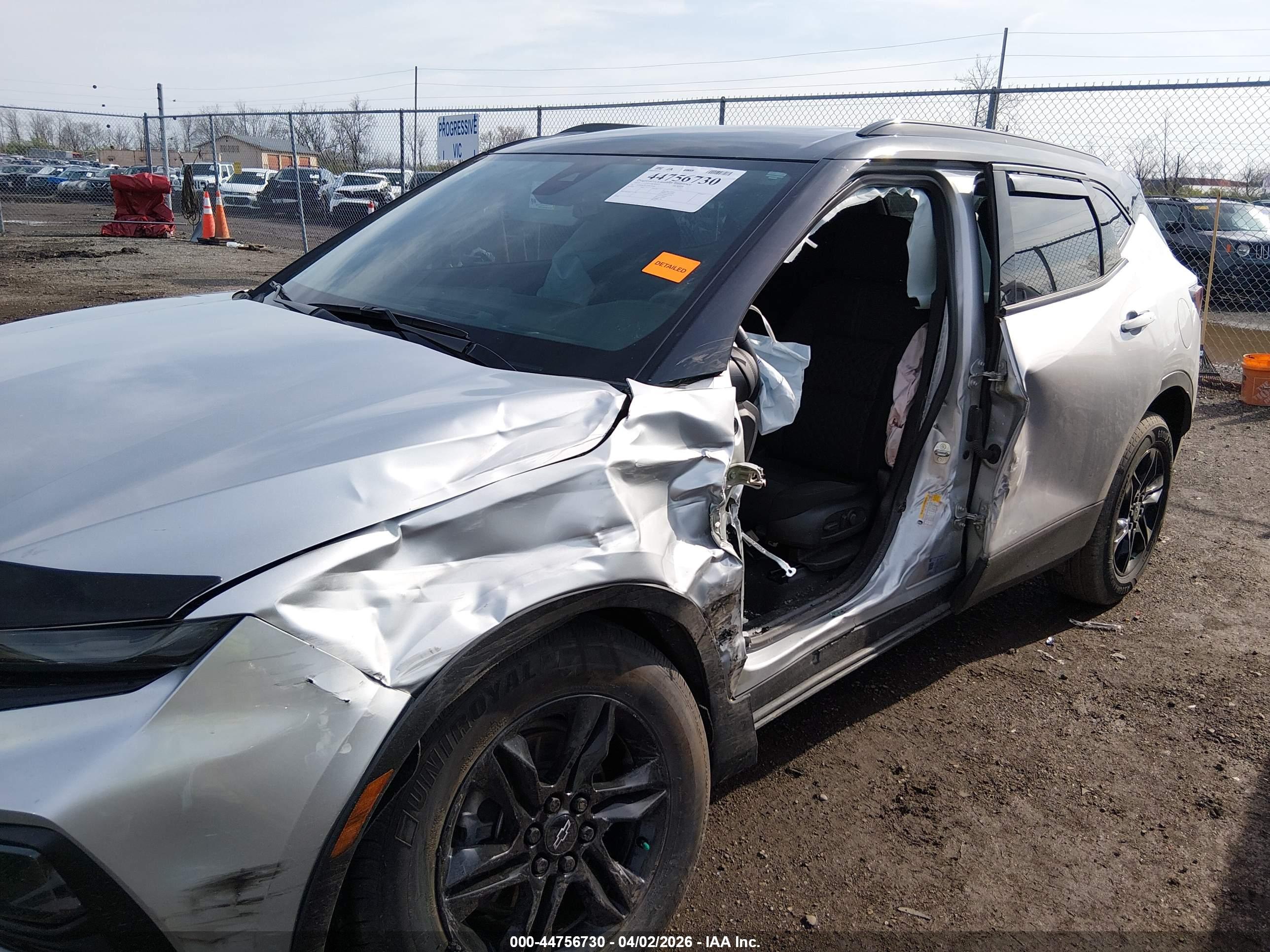 CHEVROLET BLAZER image 6