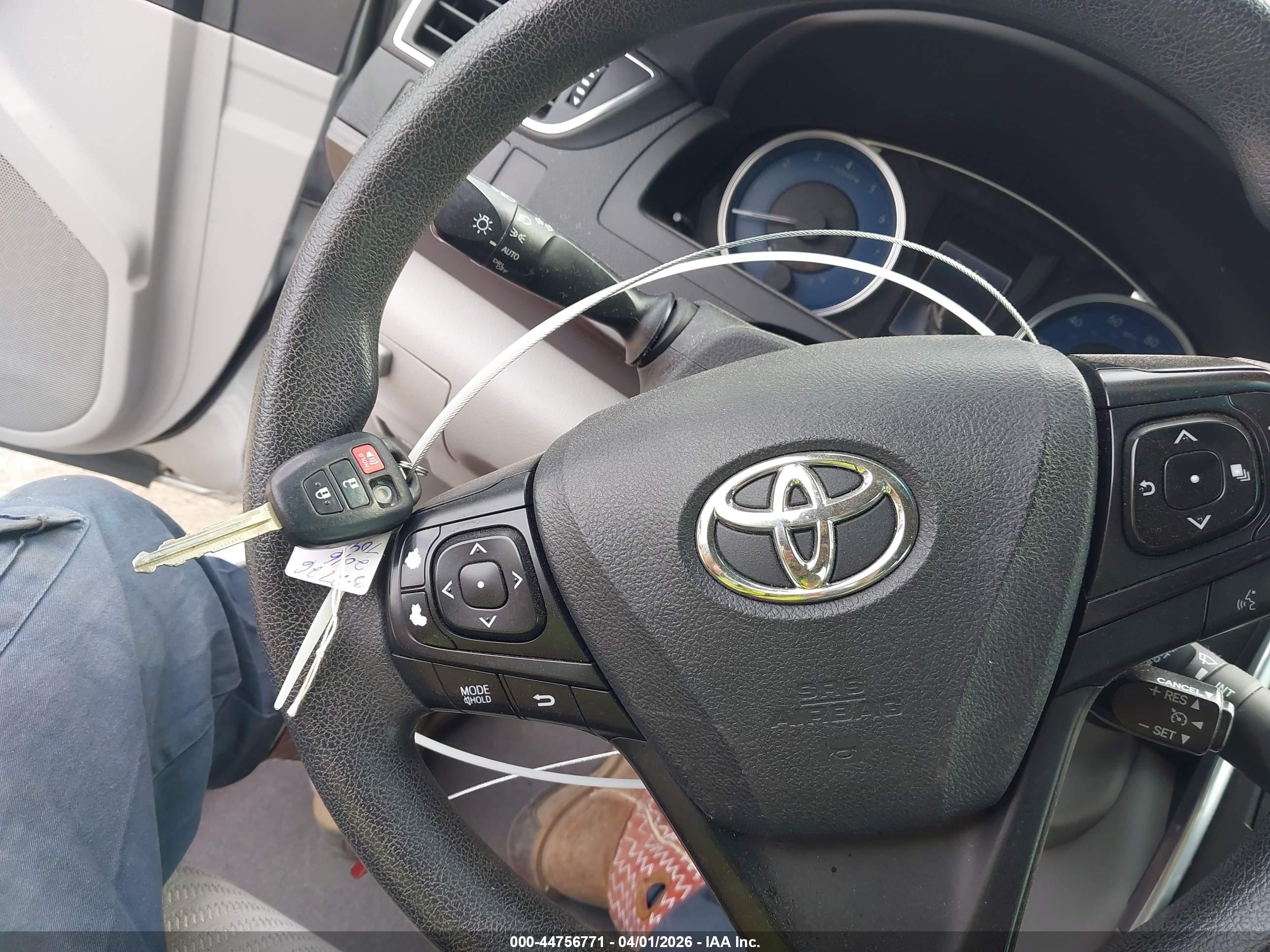 TOYOTA CAMRY image 11