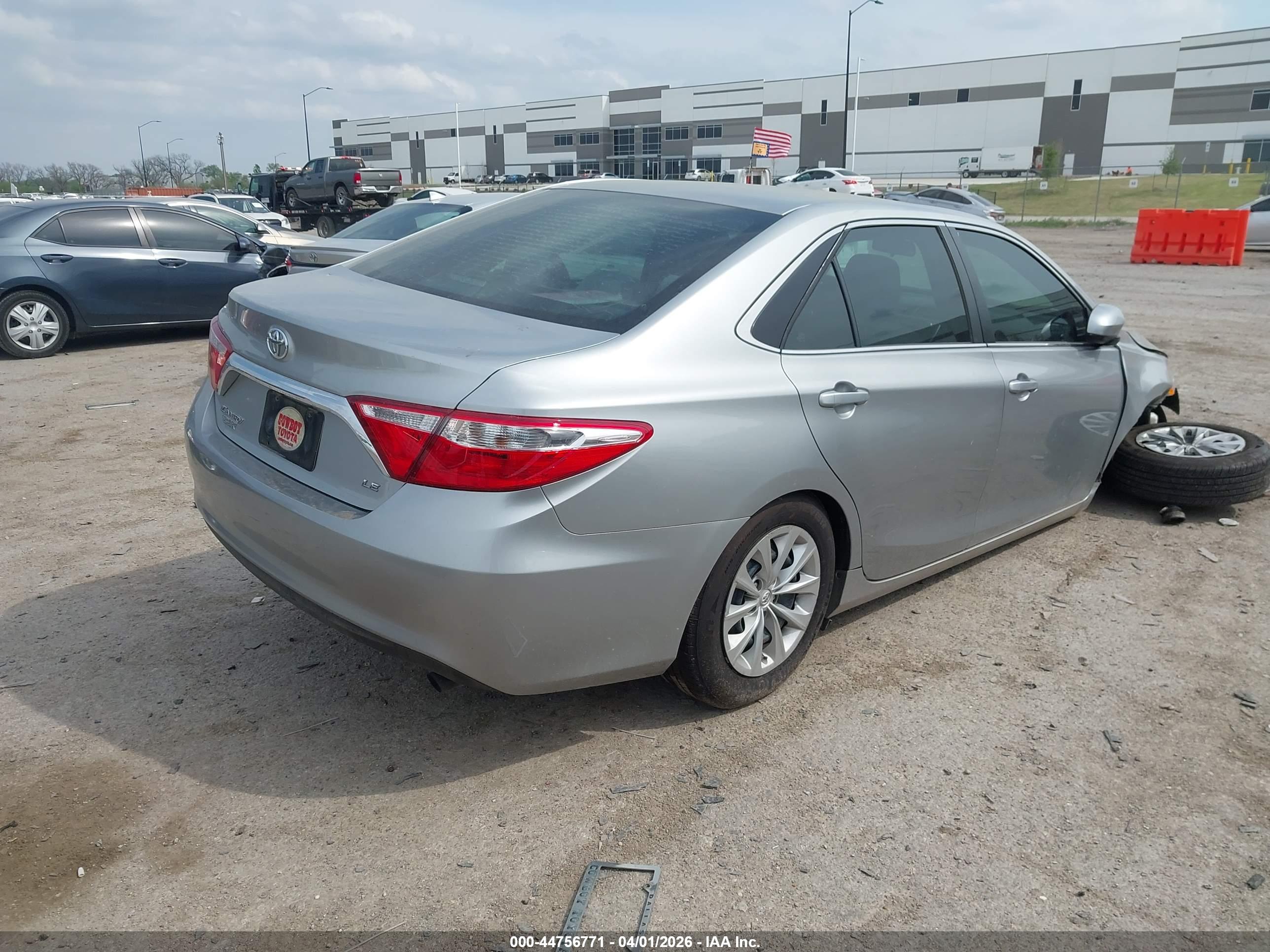 TOYOTA CAMRY image 4