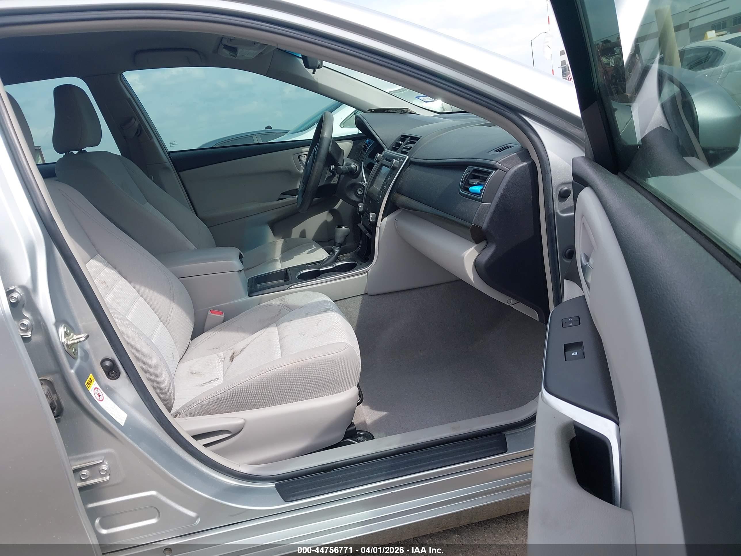 TOYOTA CAMRY image 5