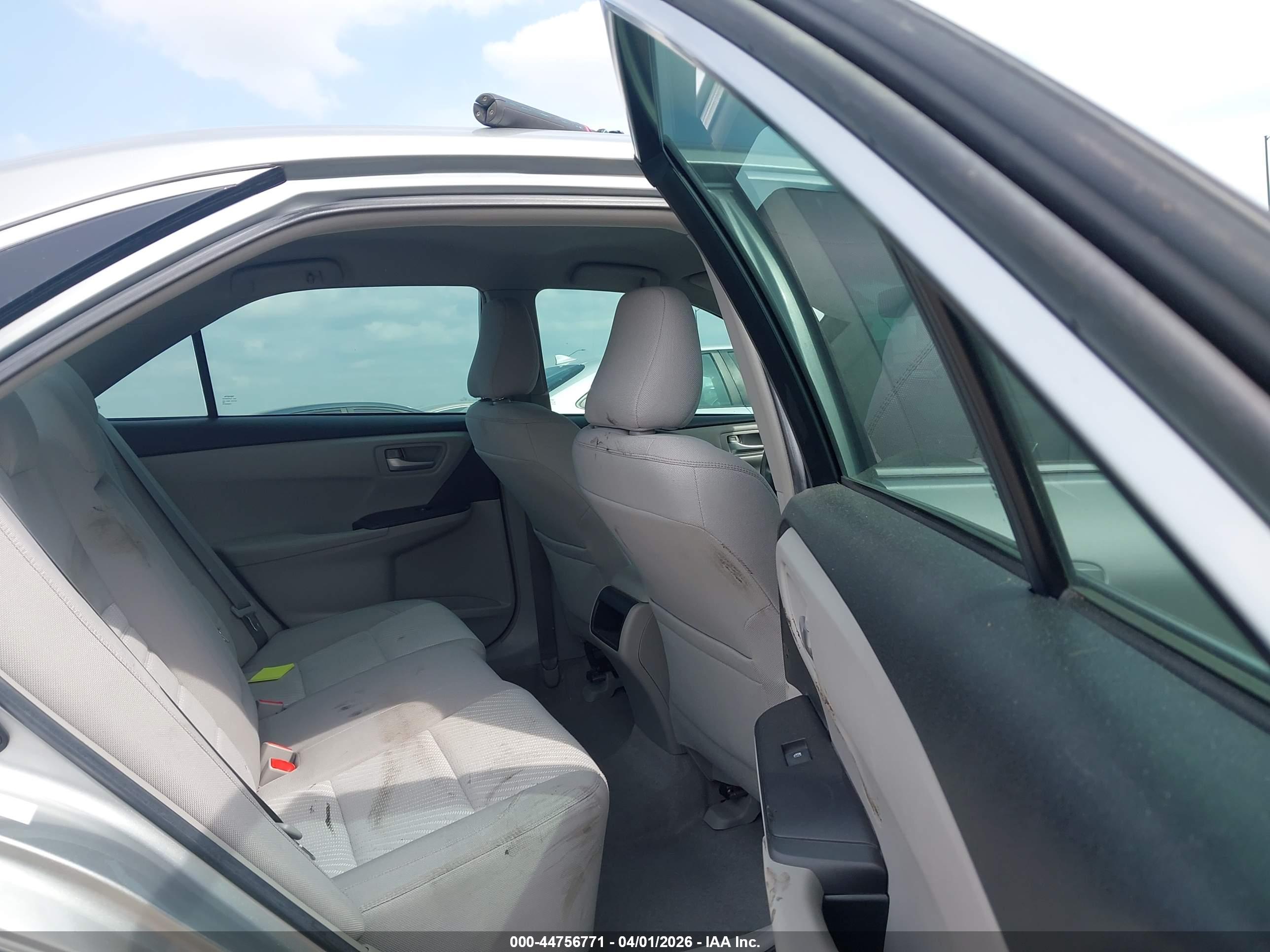 TOYOTA CAMRY image 8