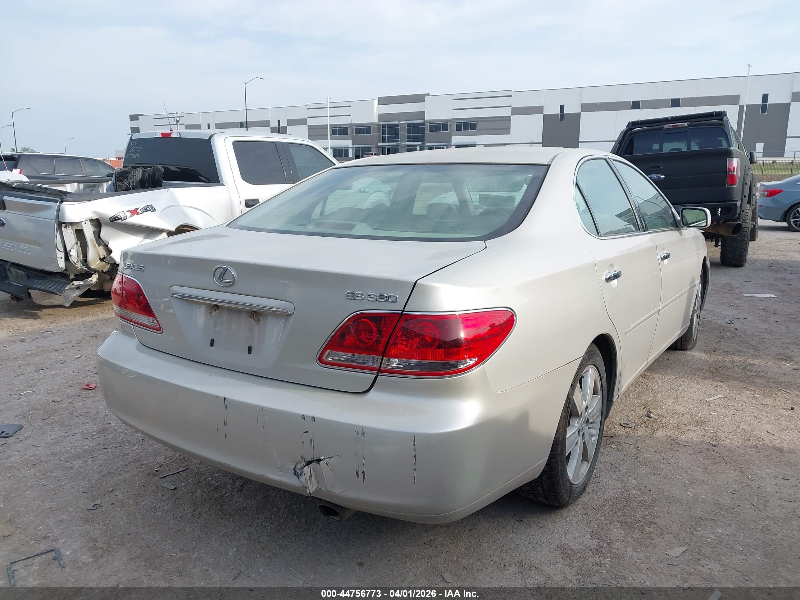 LEXUS ES image 4