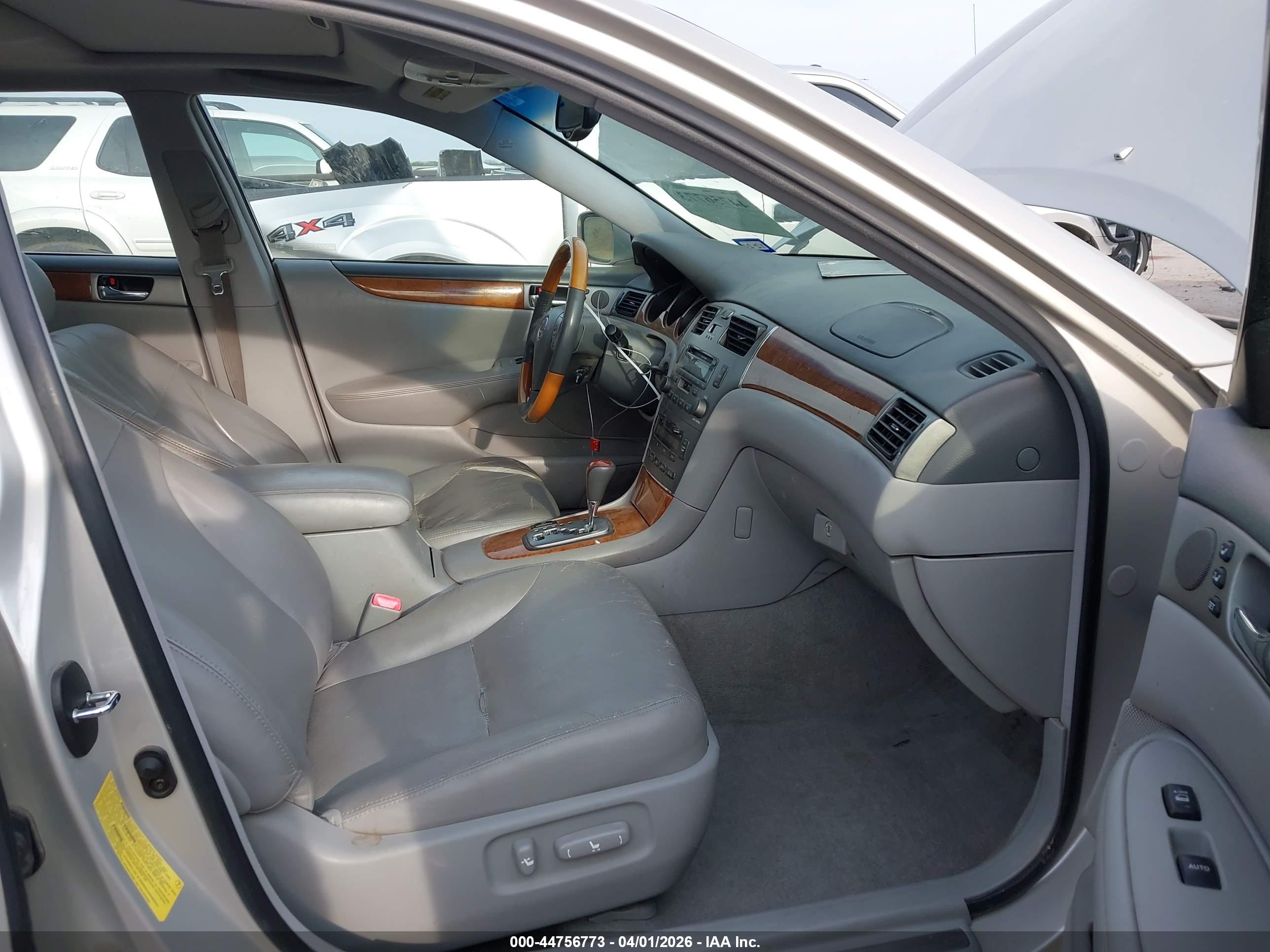 LEXUS ES image 5