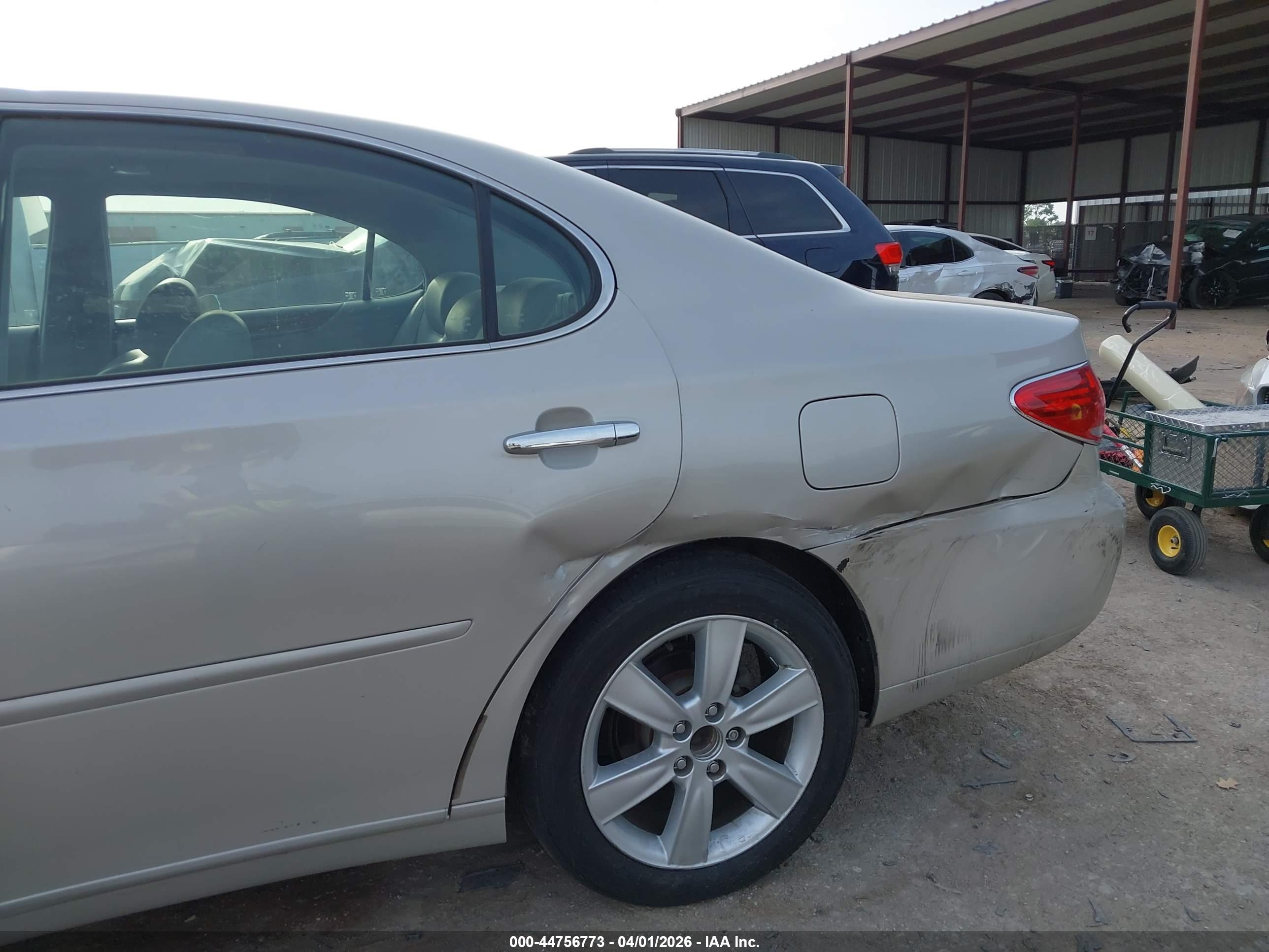LEXUS ES image 6