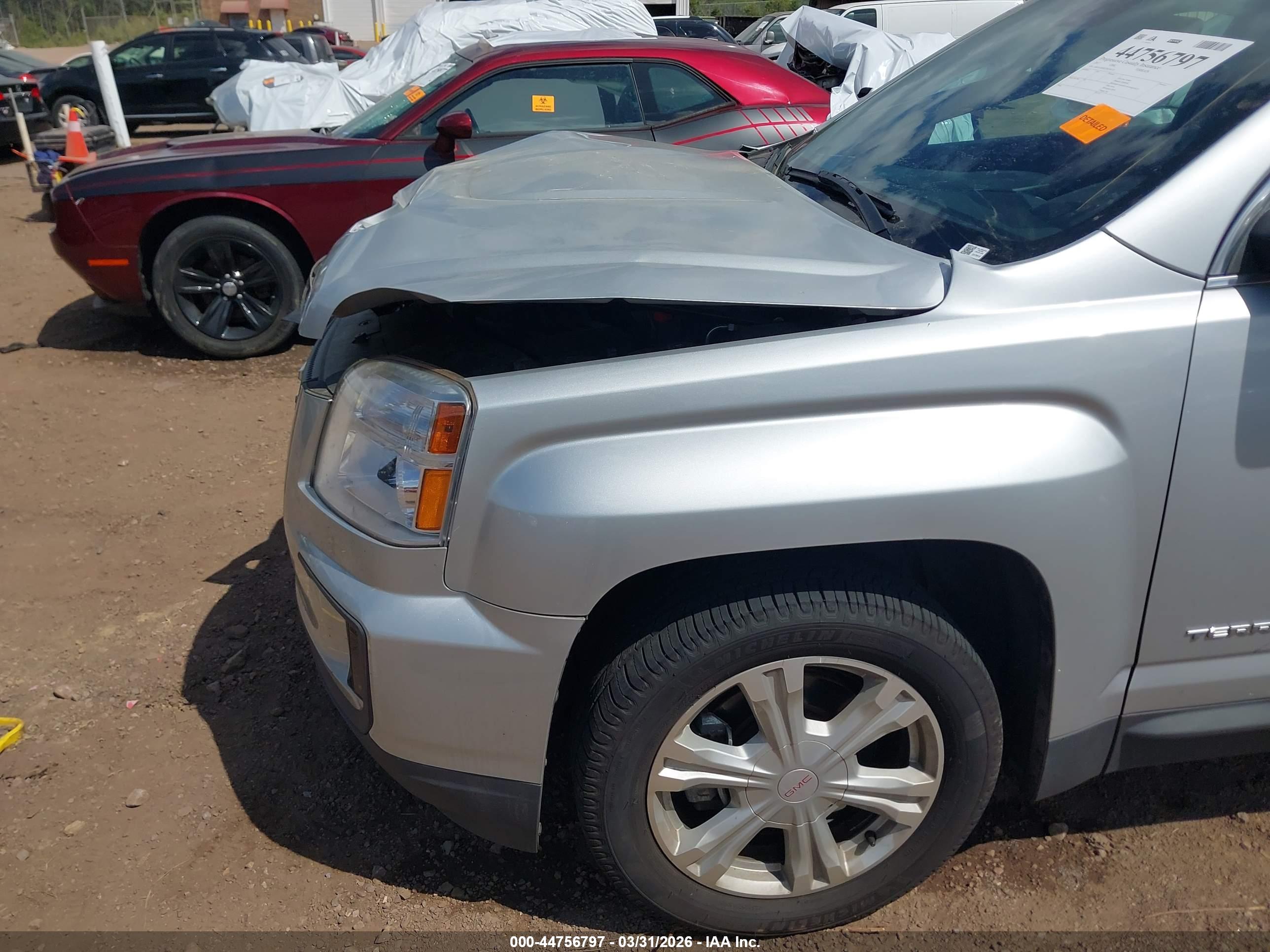 GMC TERRAIN image 6
