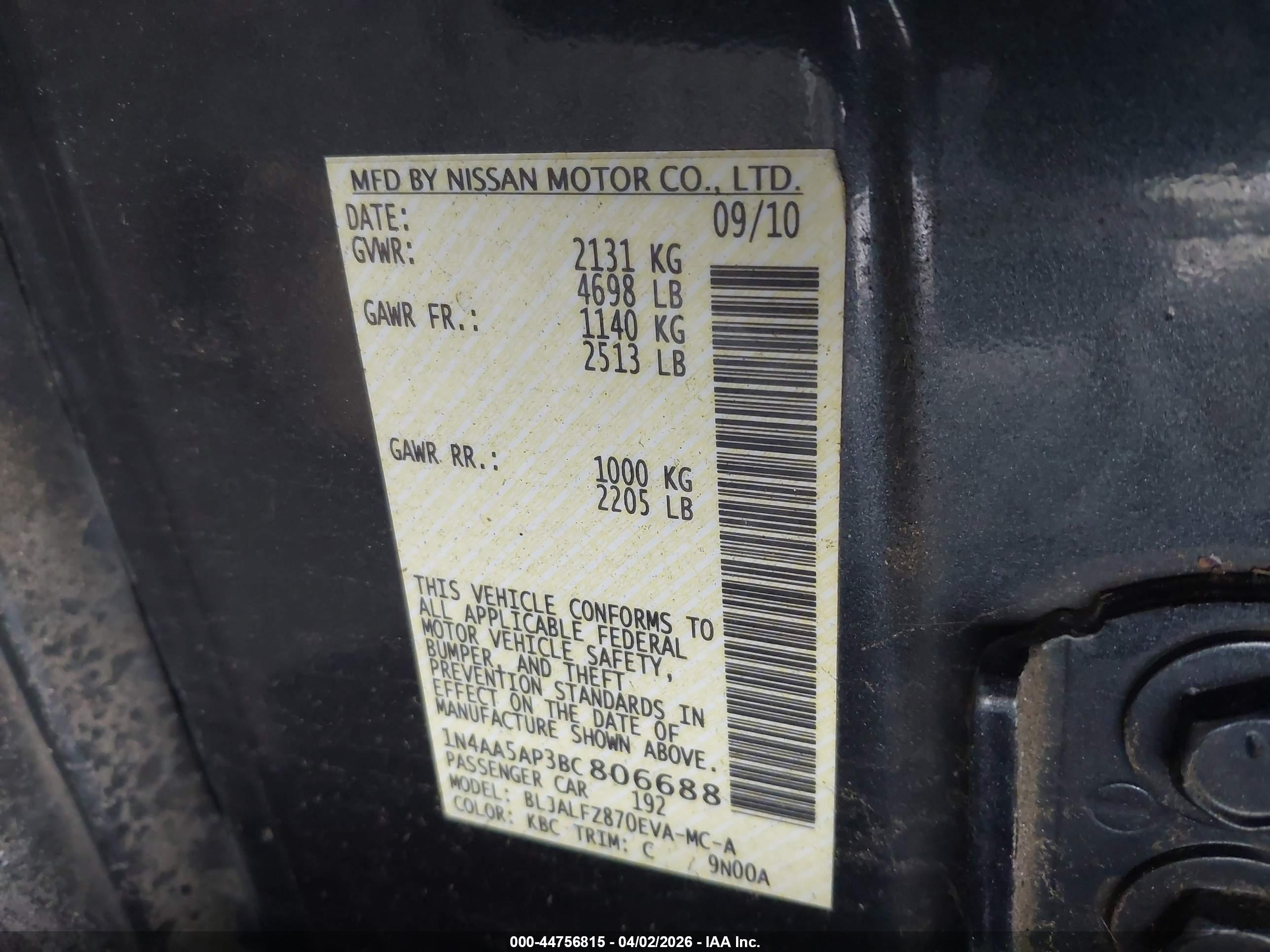NISSAN MAXIMA image 9