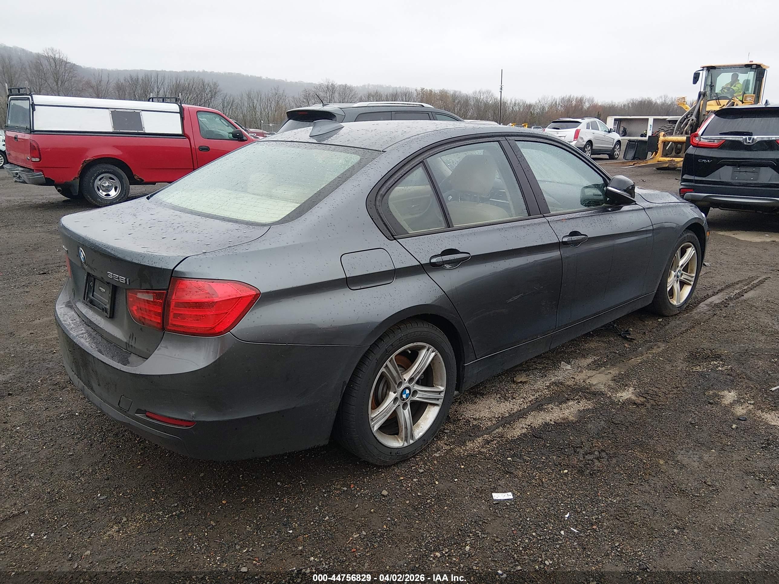BMW 328I image 4