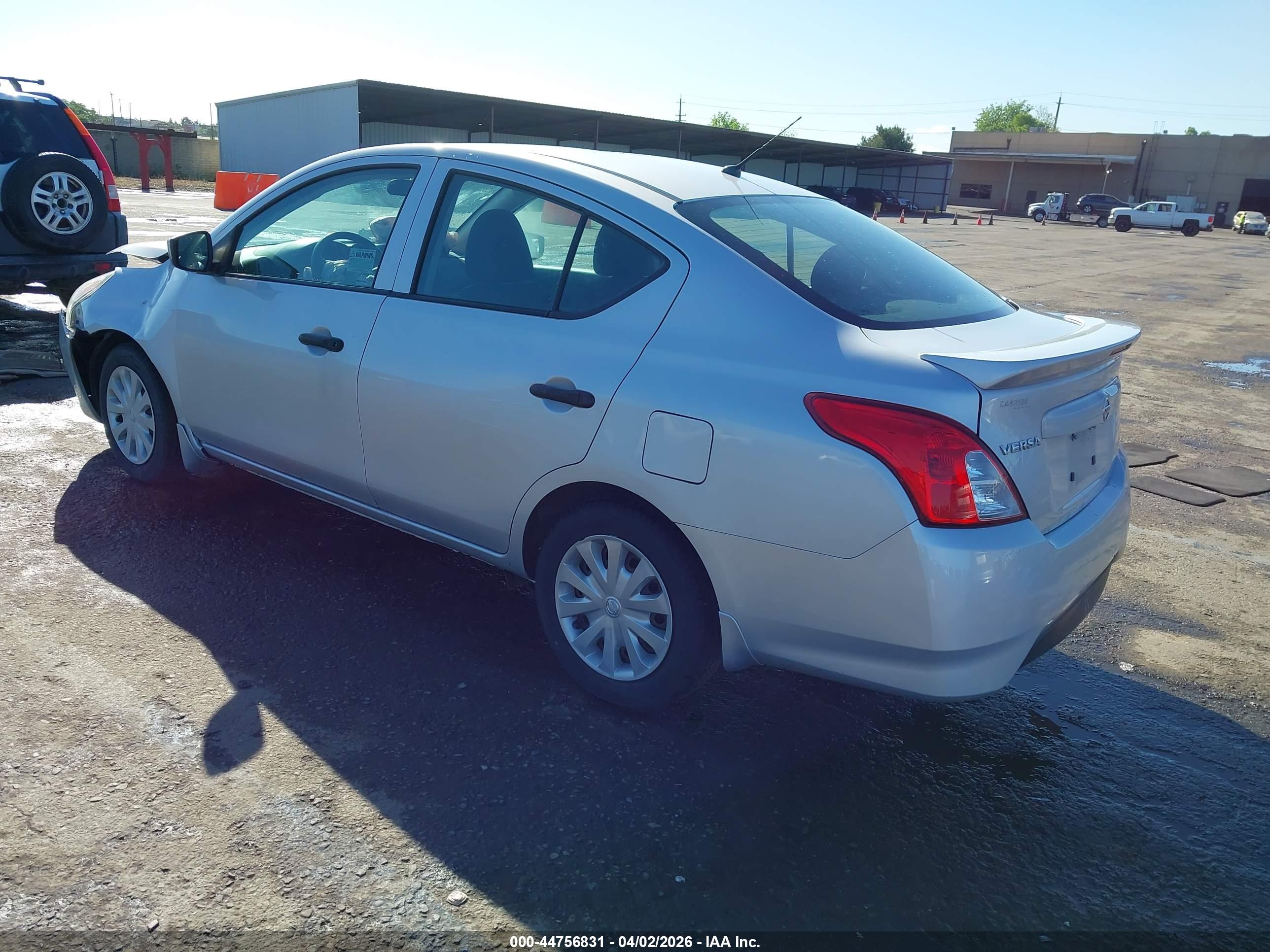 NISSAN VERSA image 3