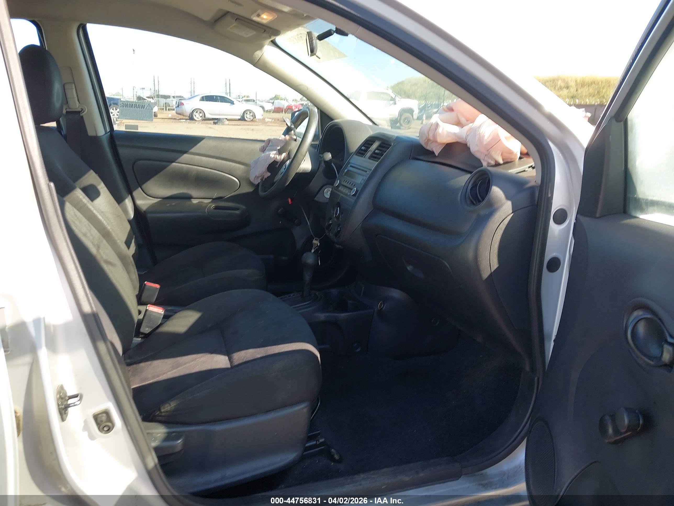 NISSAN VERSA image 5