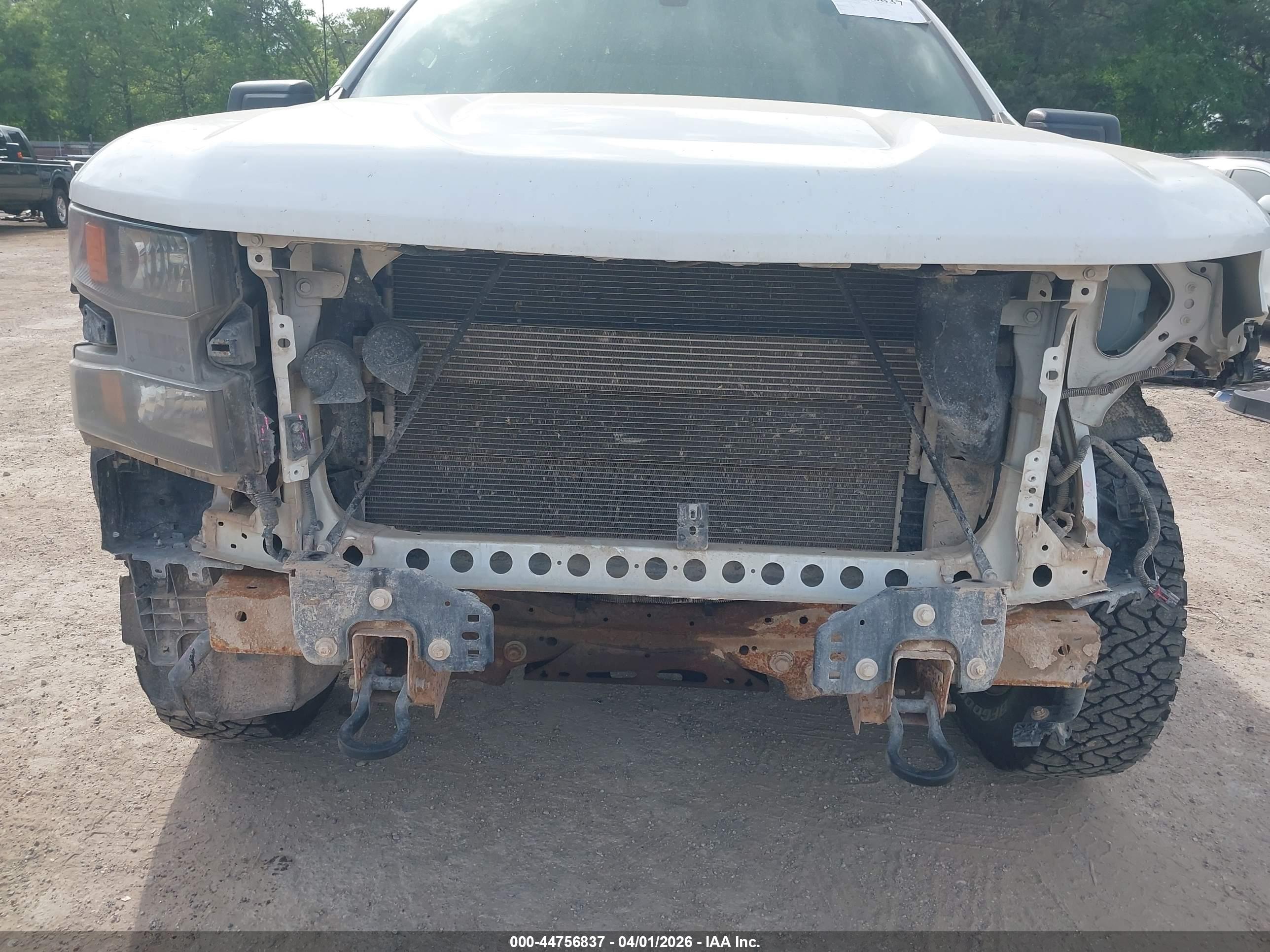 CHEVROLET SILVERADO image 6