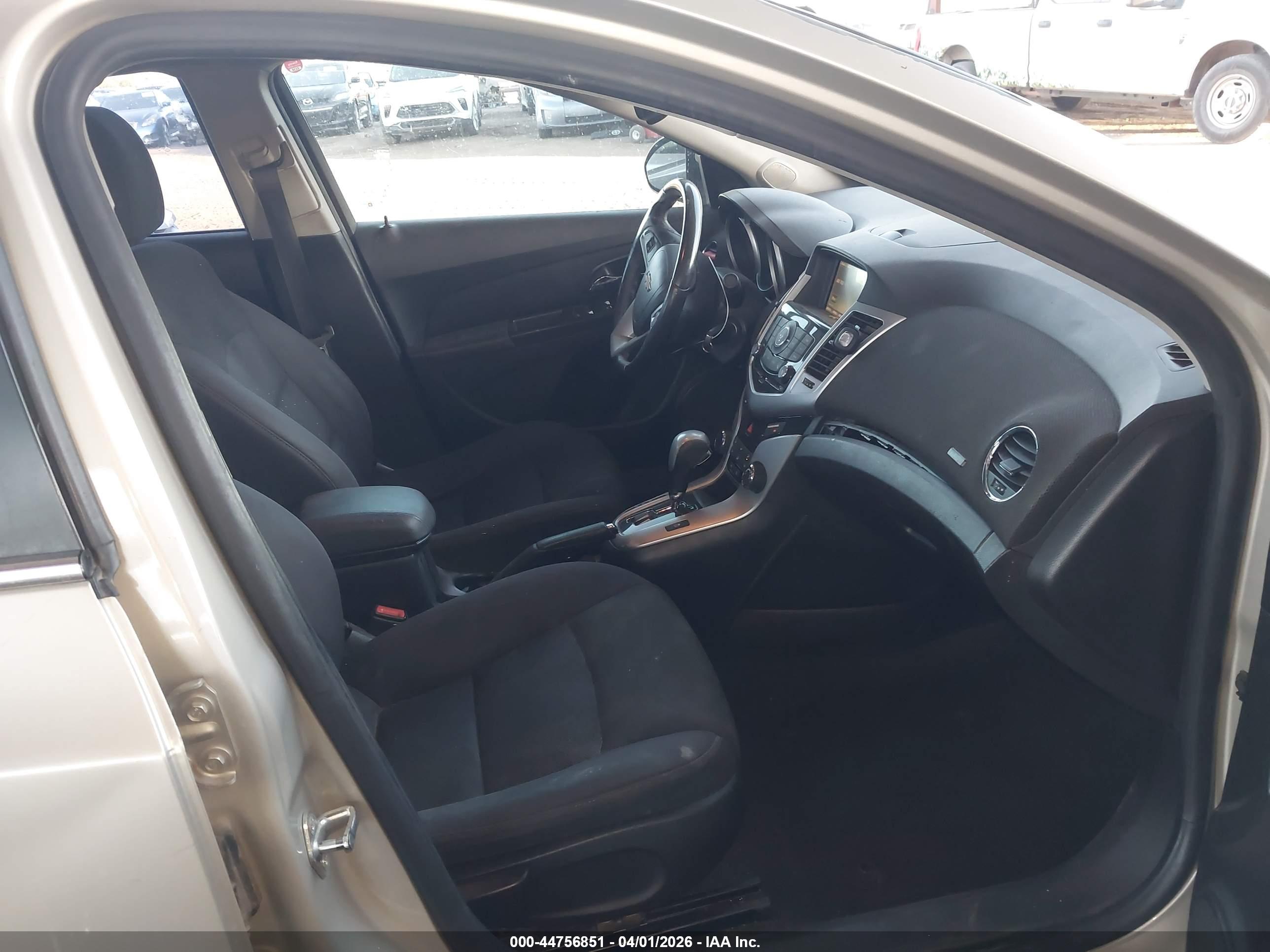 CHEVROLET CRUZE image 5