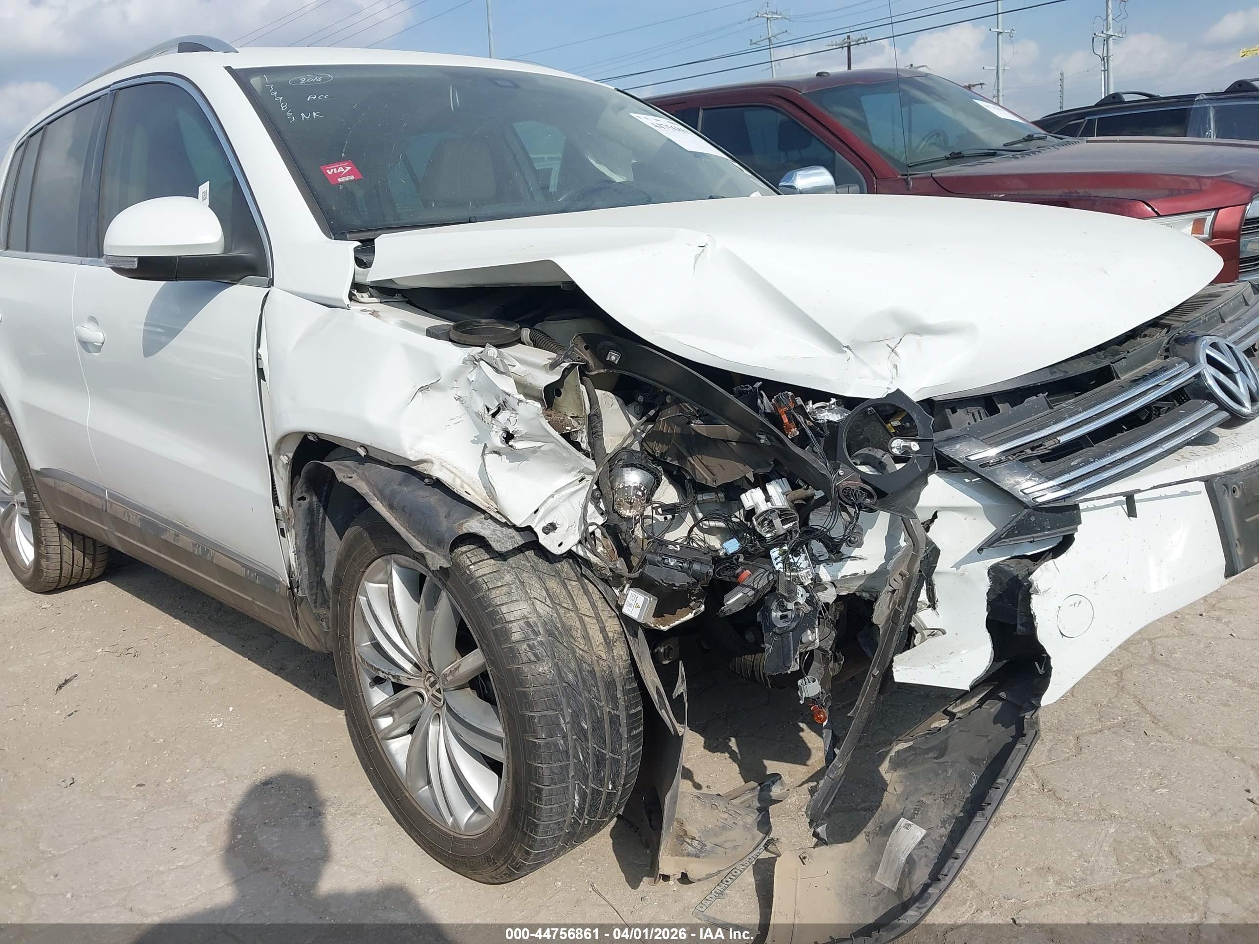 VOLKSWAGEN TIGUAN image 6