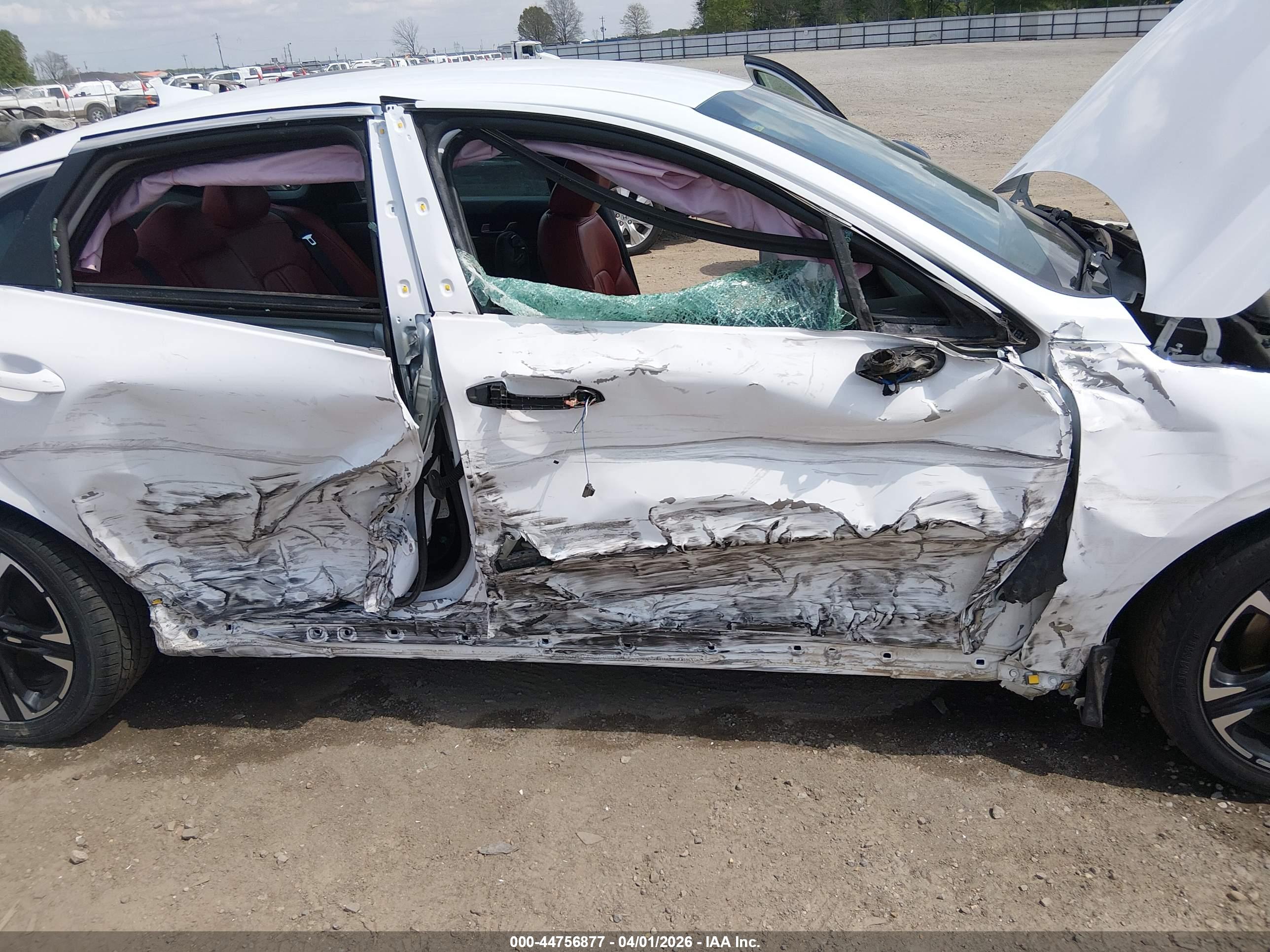 KIA K5 image 6