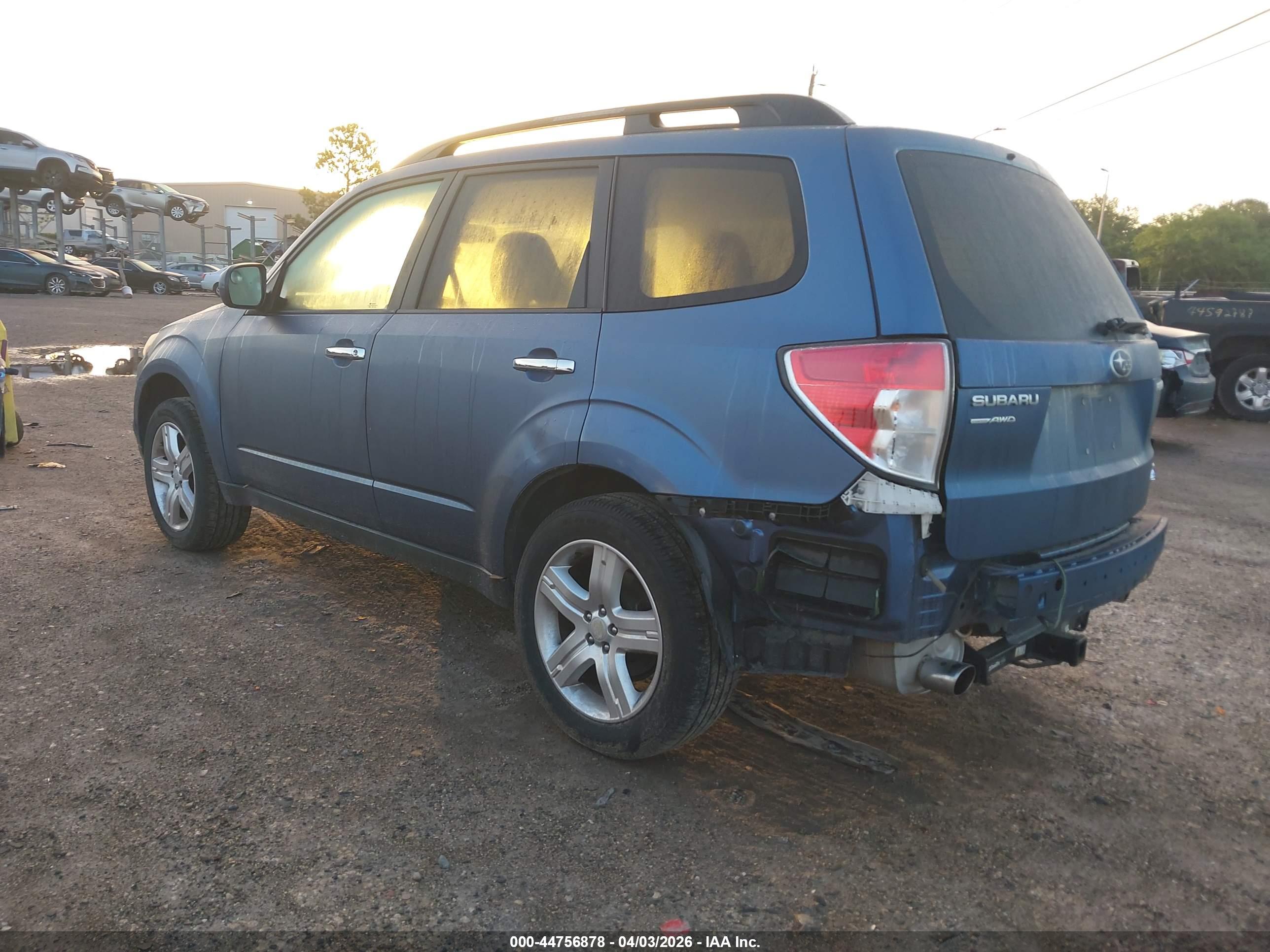 SUBARU FORESTER image 3