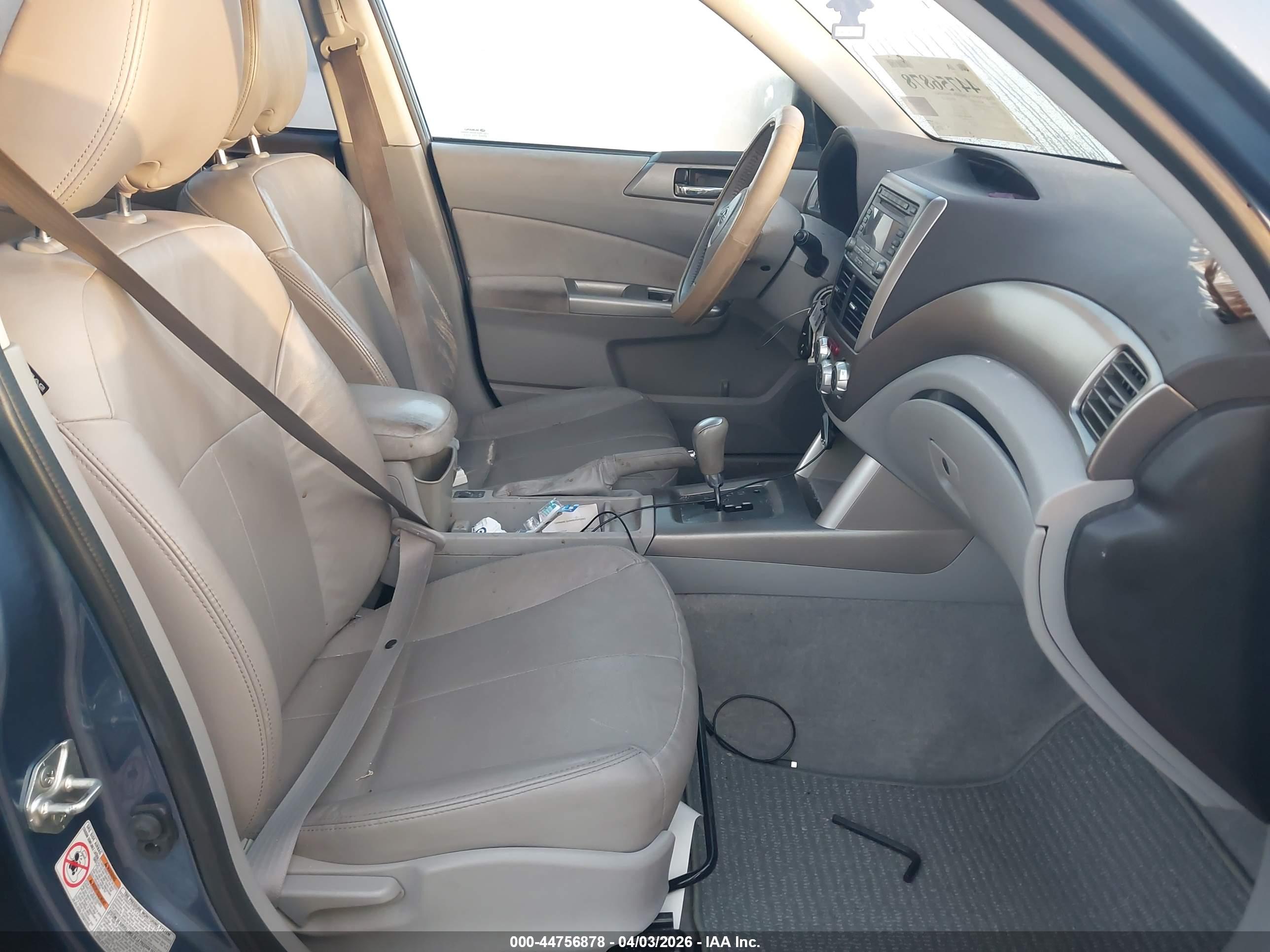 SUBARU FORESTER image 5