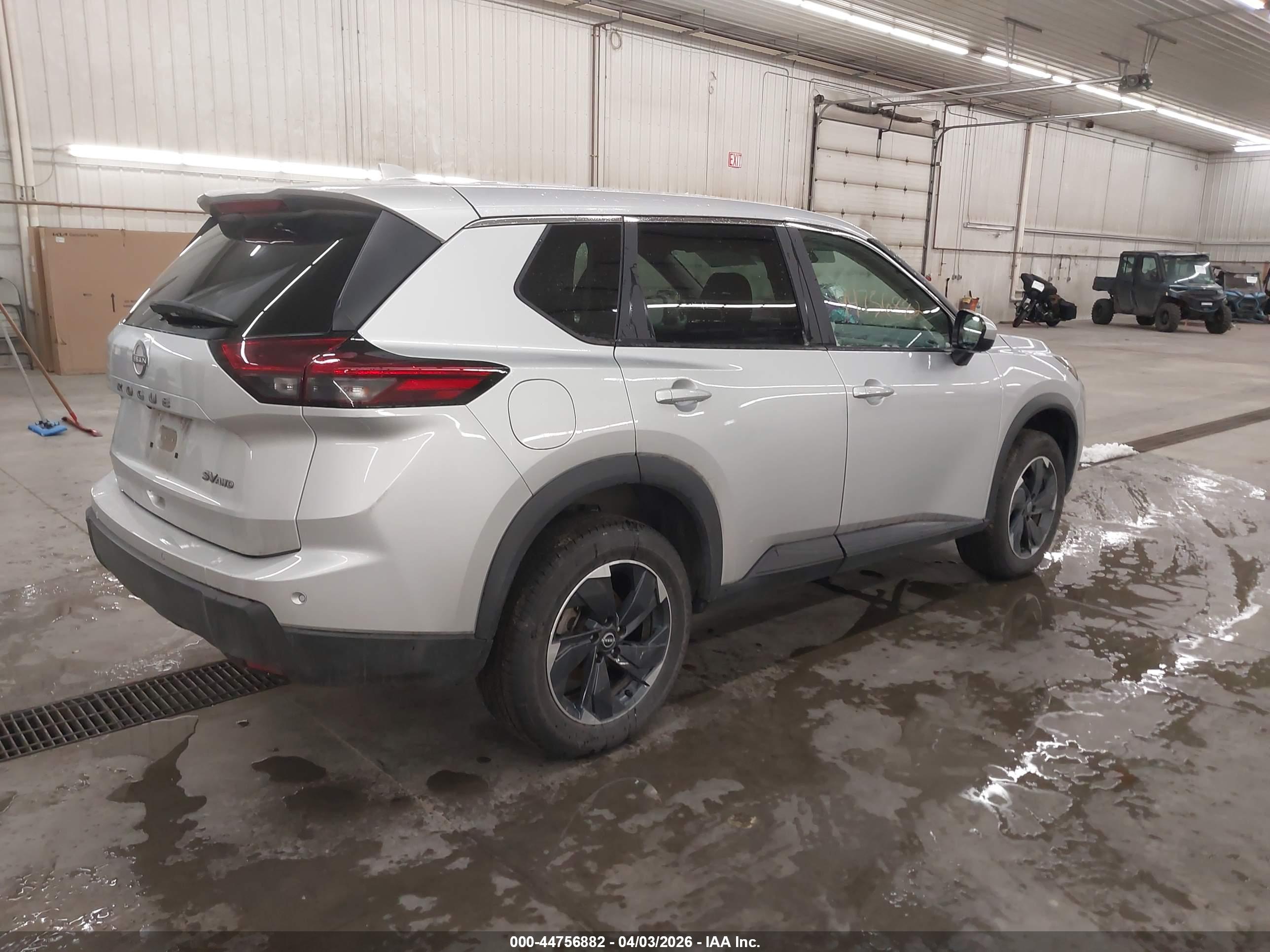 NISSAN ROGUE image 4
