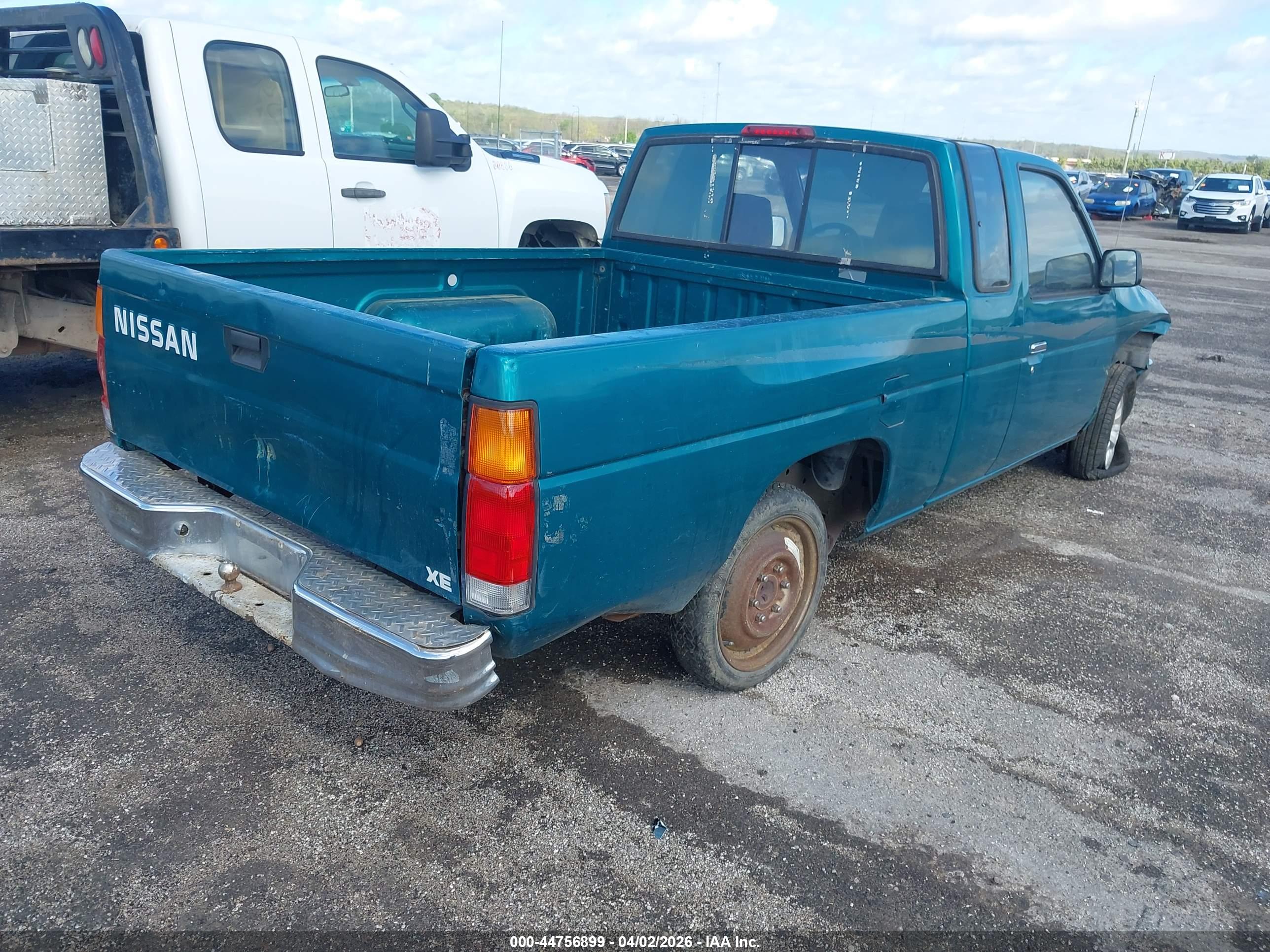 NISSAN 4X2 image 4